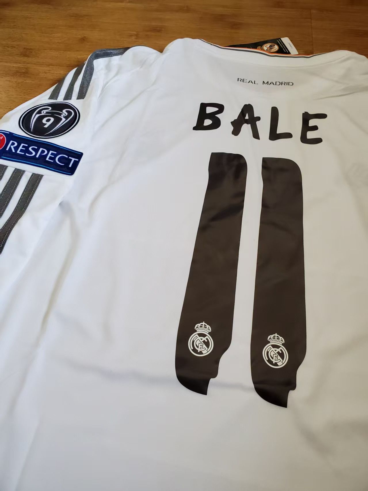 Other Real Madrid Gareth Bale Jersey 2013 2014 Size US M / EU 48-50 / 2 - 4 Thumbnail