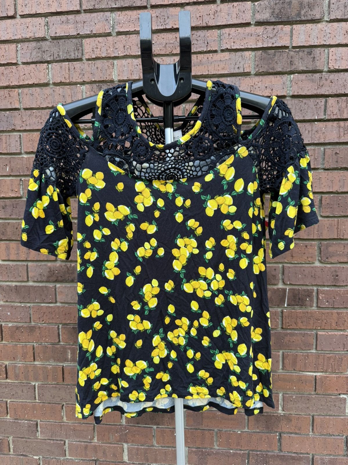 Other Cupio Lemon Cold Shoulder Summer Top Crochet Yellow Medium Size M / US 6-8 / IT 42-44 - 1 Thumbnail