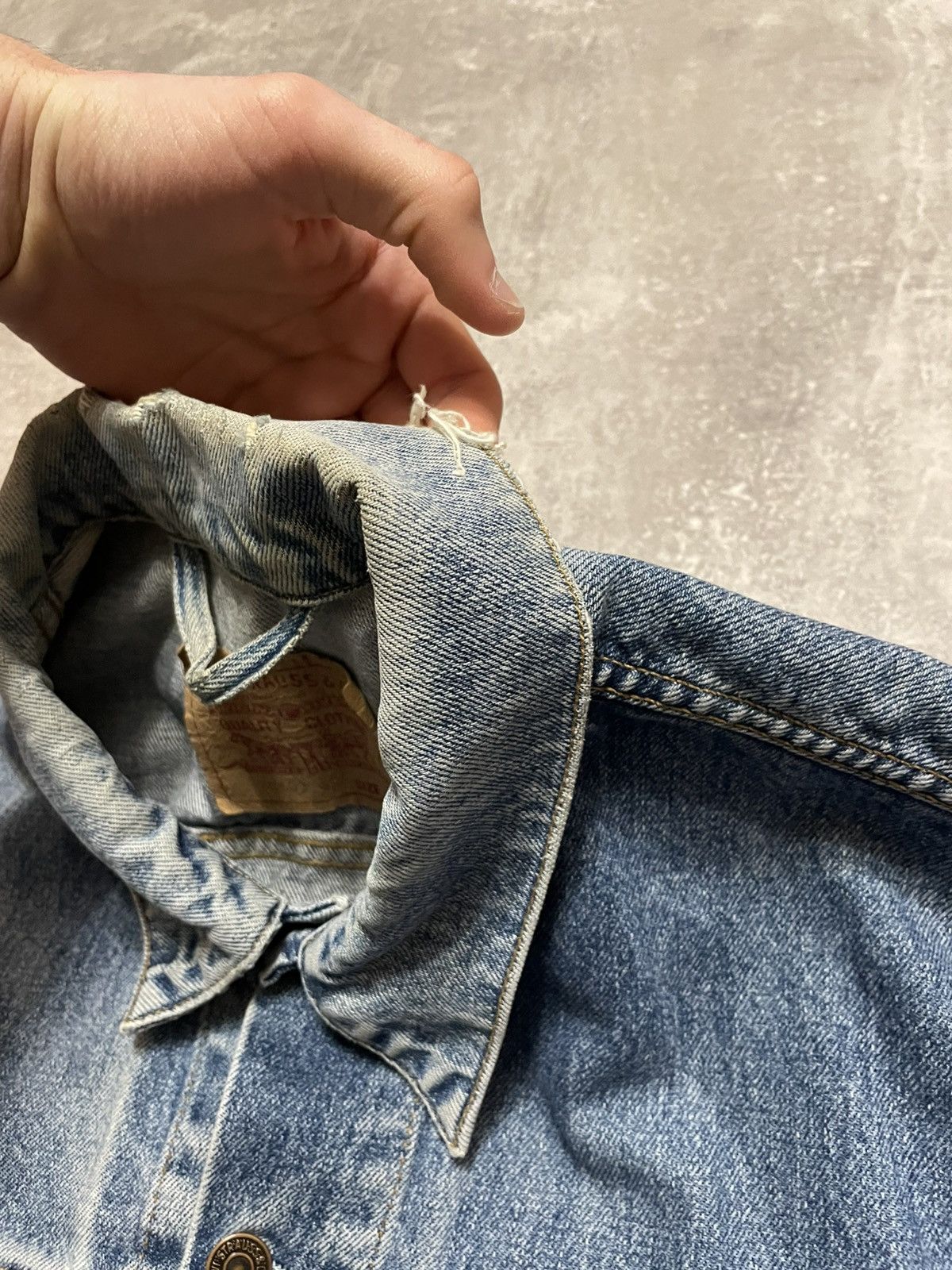 Levi's Vintage Levis Distressed Denim Jacket 90s Size L Men’s Size US L / EU 52-54 / 3 - 16 Thumbnail