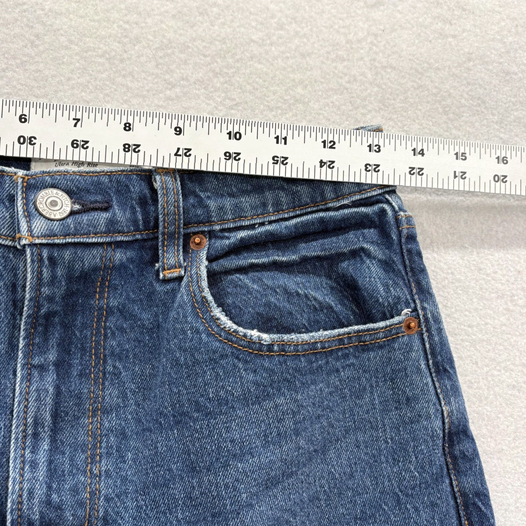 Abercrombie & Fitch Abercrombie & Fitch Jeans Women 26 Straight 26 High Rise Blue Denim Cotton Spandex Regular Rise 5-Pocket Z ip Closure Vintage No N/A Size 26" / US 2 / IT 38 - 6 Thumbnail