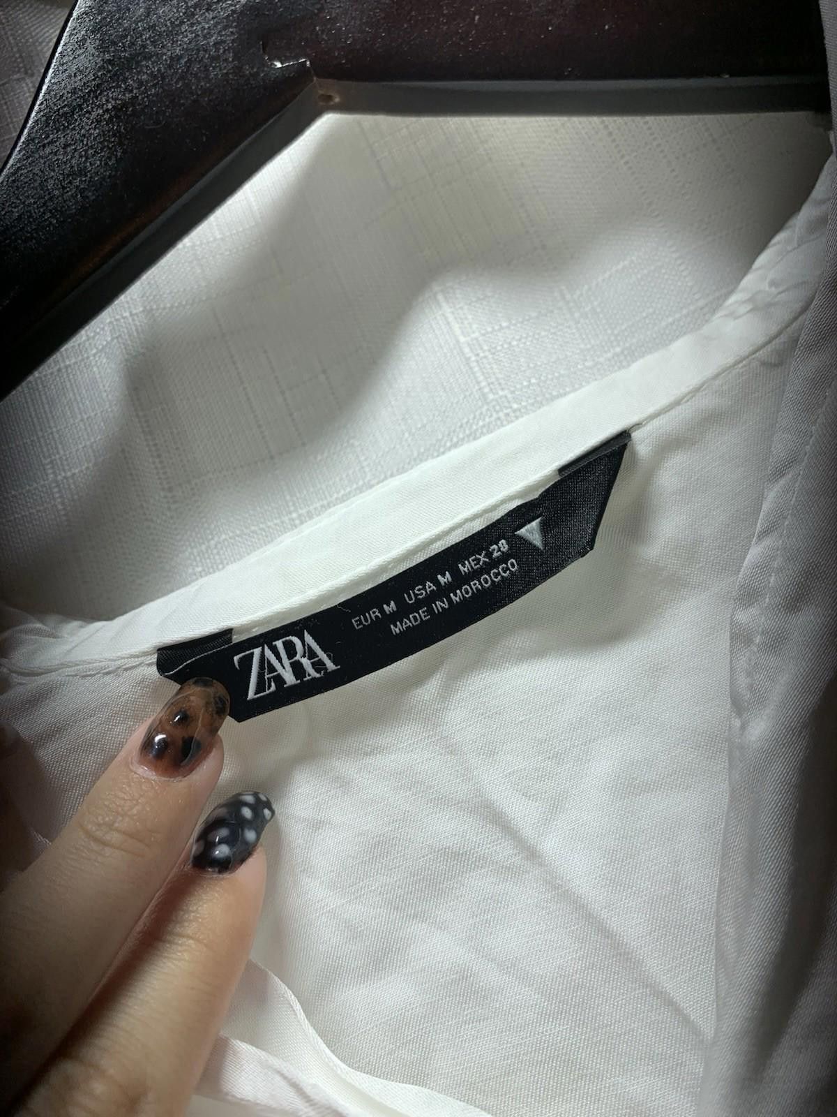 Zara Zara white cropped satin blouse: Medium Size M / US 6-8 / IT 42-44 - 2 Thumbnail