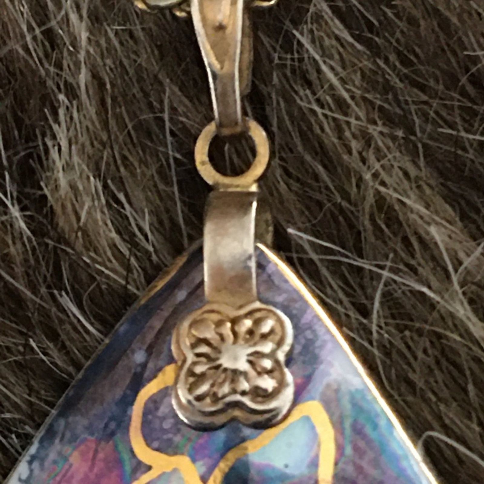 Vintage Vintage hand painted ceramic pendant on chain Size ONE SIZE - 10 Thumbnail