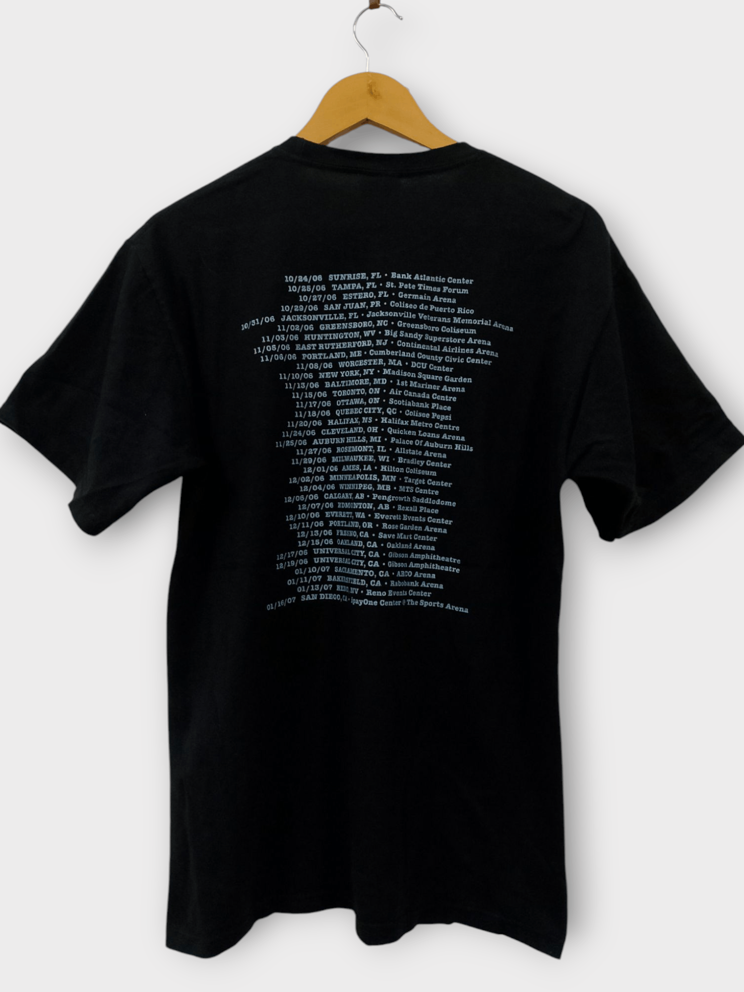 Band Tees × Guns N' Roses × Vintage Vintage Guns N’ Roses 2006 Tour T-Shirt Size US M / EU 48-50 / 2 - 2 Thumbnail