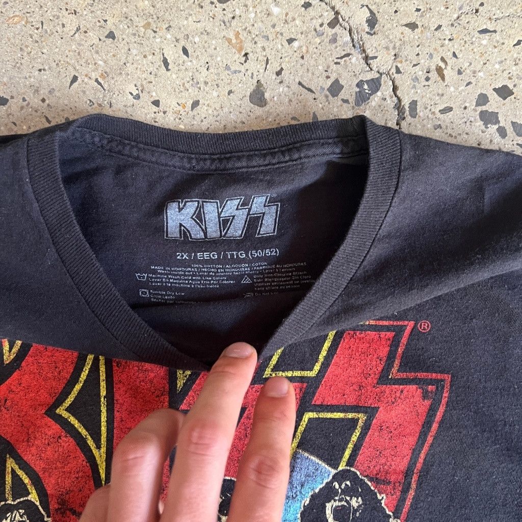 Other Vintage KISS Band T-Shirt 1977 World Tour 2X Size US XXL / EU 58 / 5 - 2 Thumbnail