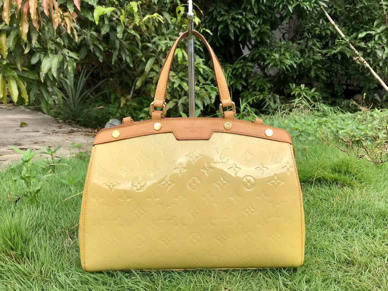 Louis Vuitton Authentic Louis Vuitton Monogram Vernis Leather Brea MM Bag Size ONE SIZE - 1 Thumbnail