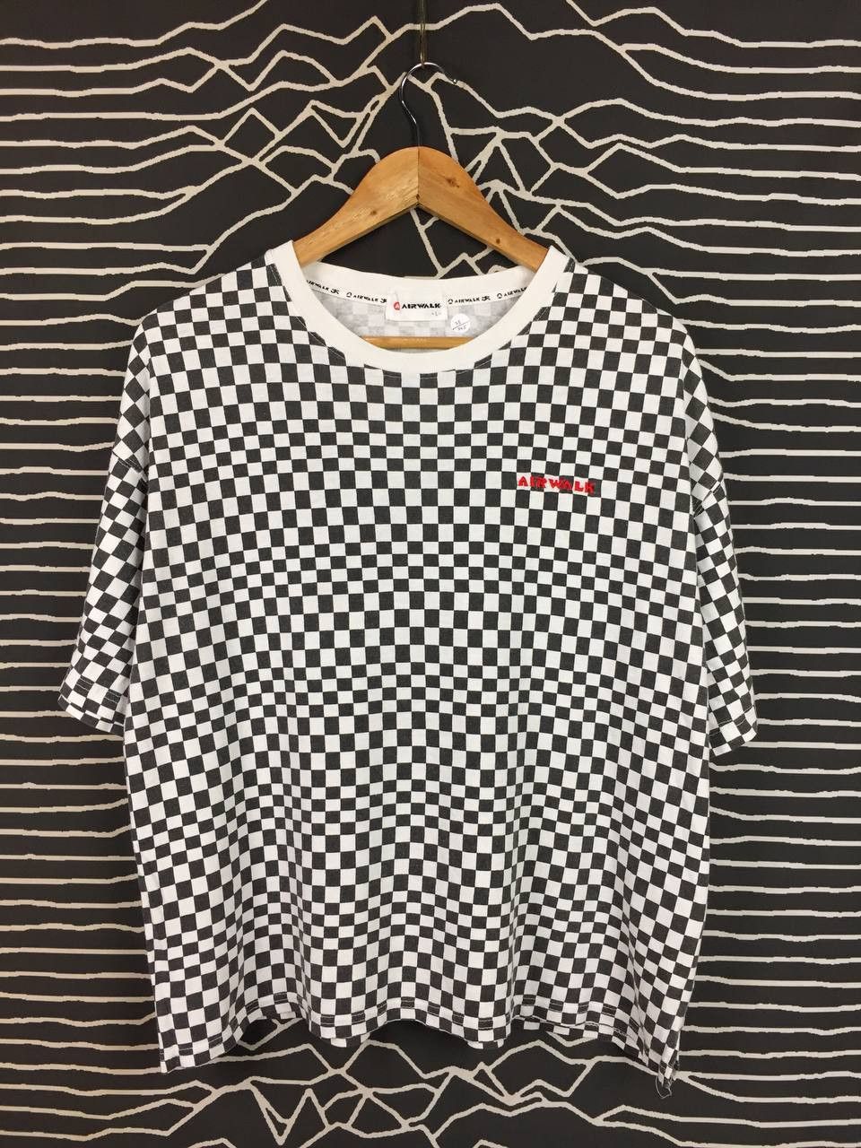 Airwalk Vtg Airwalk Skateboard Classic Checker All Over Print Tee Size US L / EU 52-54 / 3 - 1 Thumbnail
