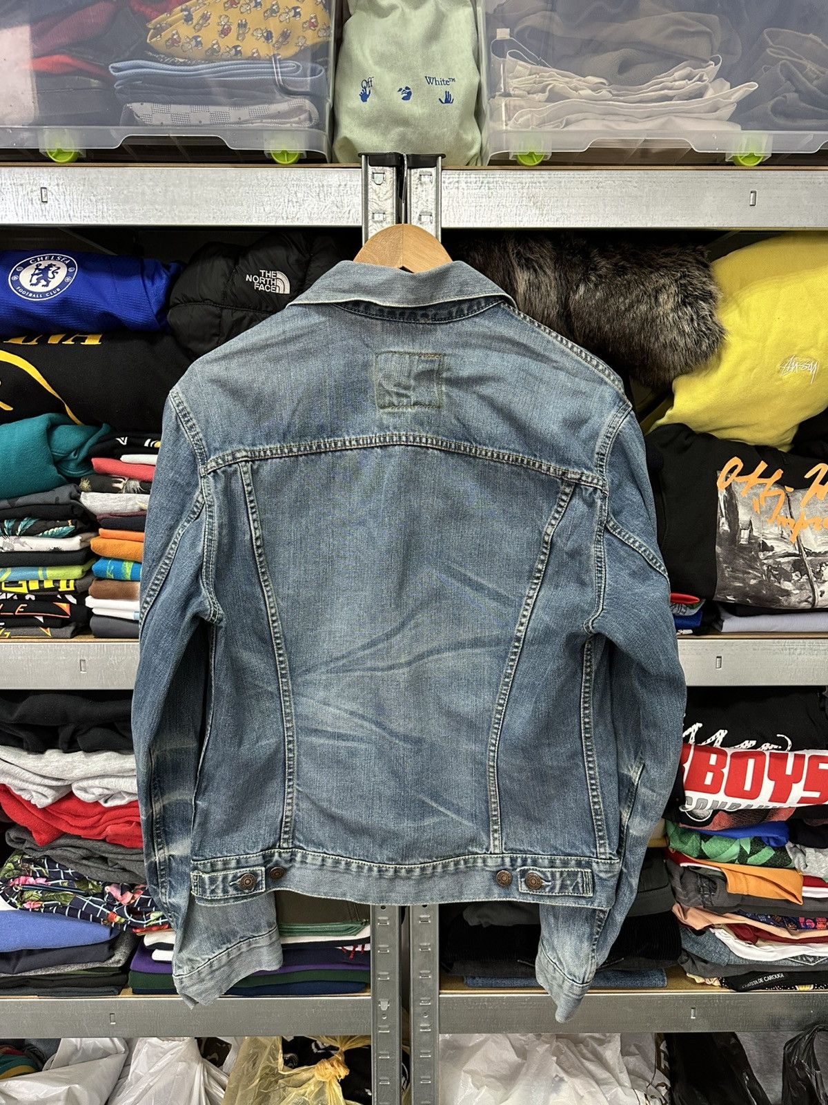 Levi's Vintage Clothing Vintage Levi’s Denim Jacket Washed Blue Trucker 90s Hype Size US XL / EU 56 / 4 - 11 Thumbnail