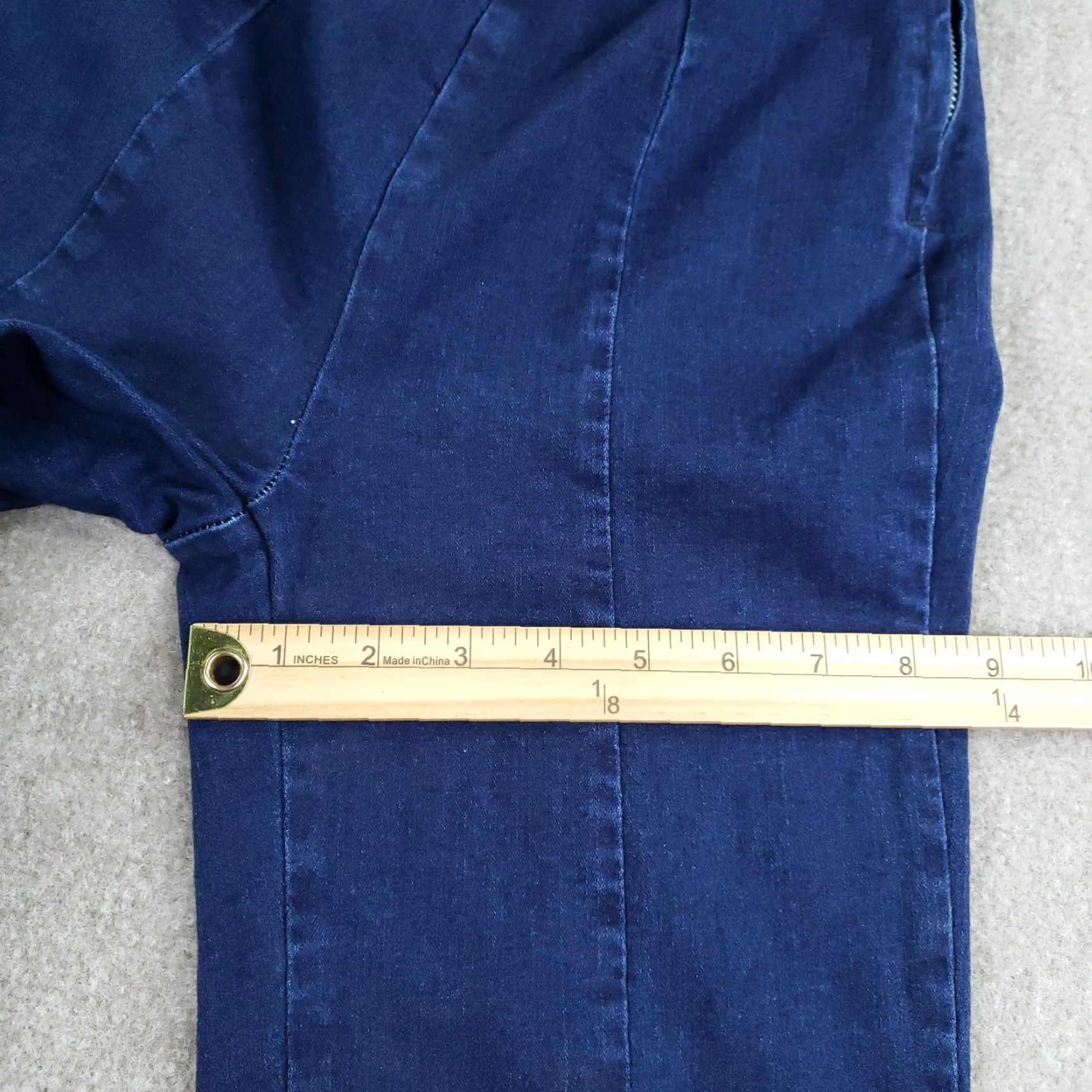 Vintage Judy Blue Jeans Womens High Rise Blue Super Flare Bell Bottoms 28 32 Inseam Distressed Stretch Raw Hem Fringe Zipper Jeans Boys? Size 28" / US 6 / IT 42 - 6 Thumbnail