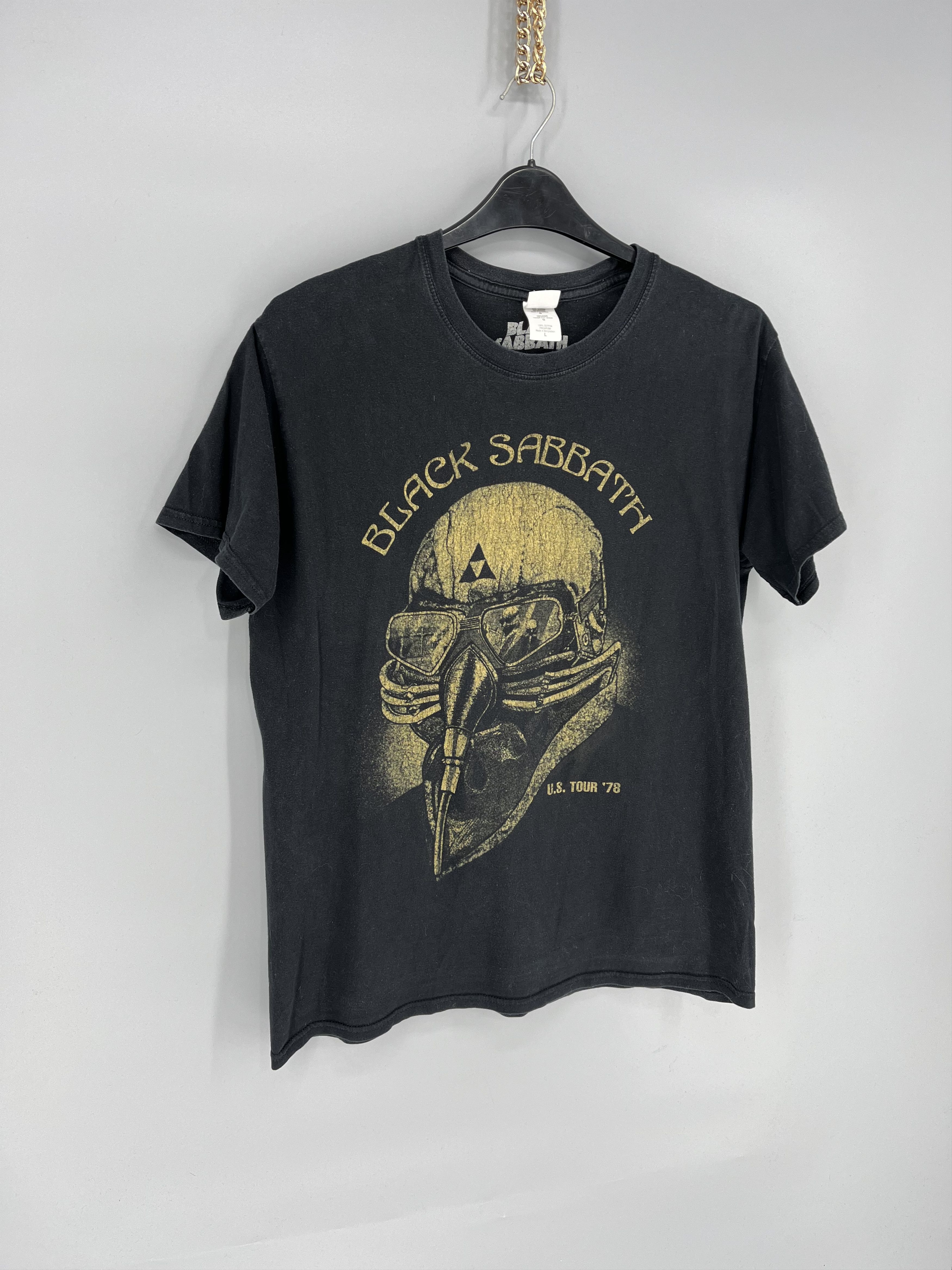 Band Tees Vintage Black Sabbath Big Logo Y2K T-Shirt Size US M / EU 48-50 / 2 - 2 Thumbnail