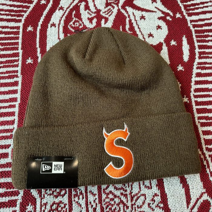 Supreme beanie small sales logo