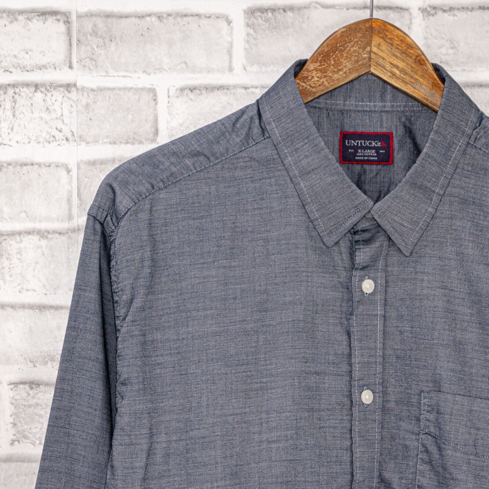 UNTUCKit UNTUCKit Men's Long Sleeve Button up Shirt Gray Chambray Size US XL / EU 56 / 4 - 4 Thumbnail