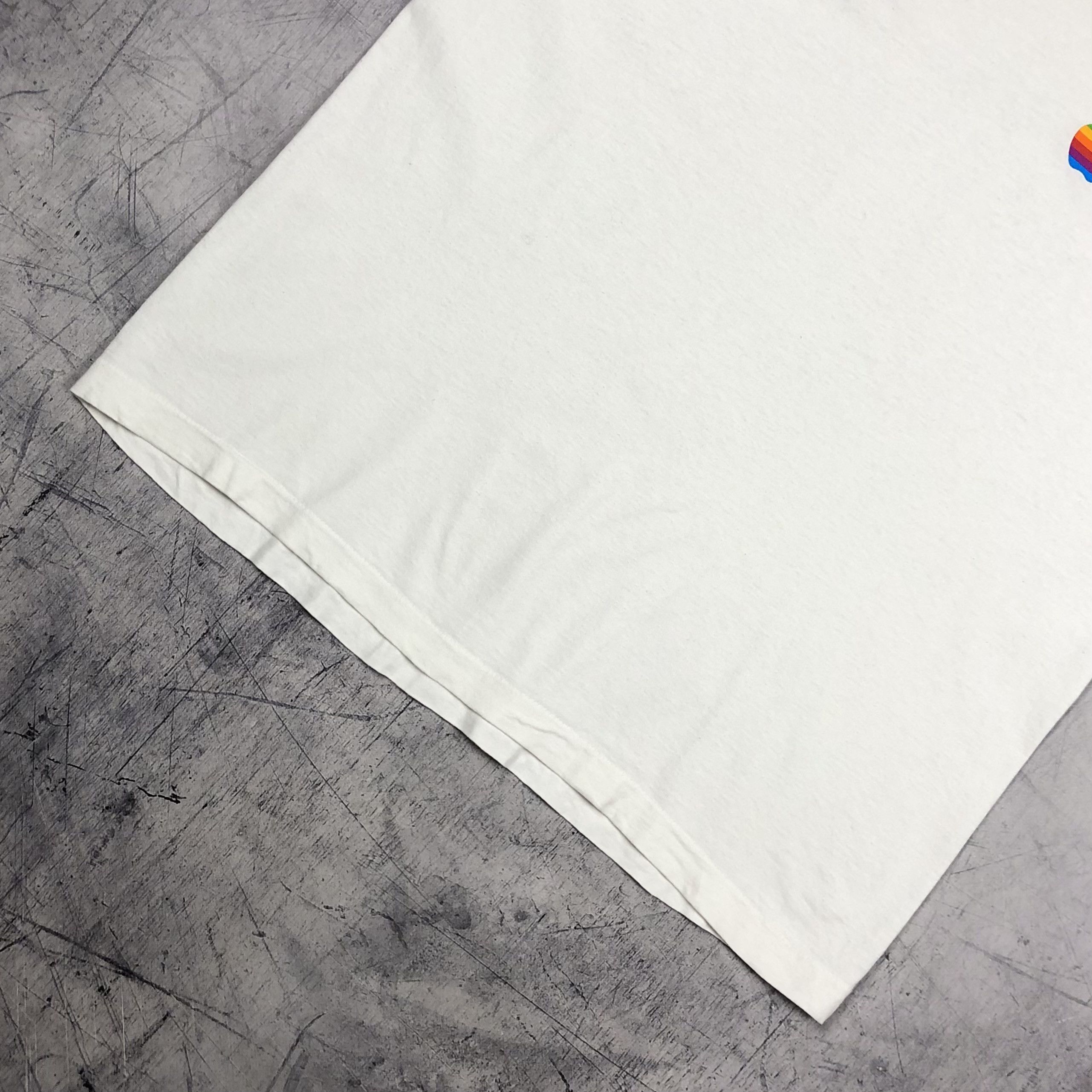 Apple 90s Apple Macintosh Rainbow Single Stitch Vintage Tee retro Size US XL / EU 56 / 4 - 5 Thumbnail