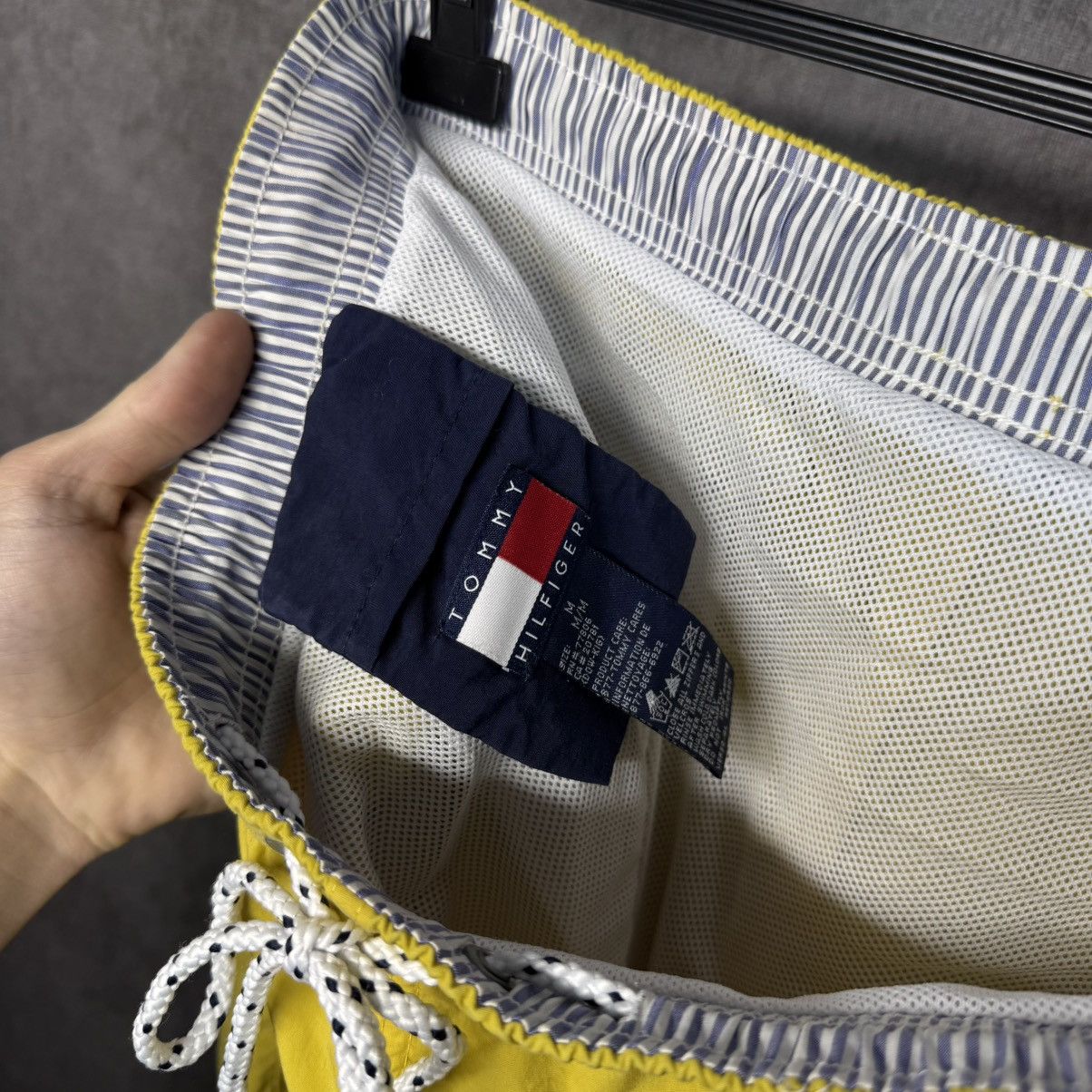 Tommy Hilfiger × Vintage Y2K Vintage Tommy Hilfiger big logo nylon shorts Size US 32 / EU 48 - 6 Thumbnail
