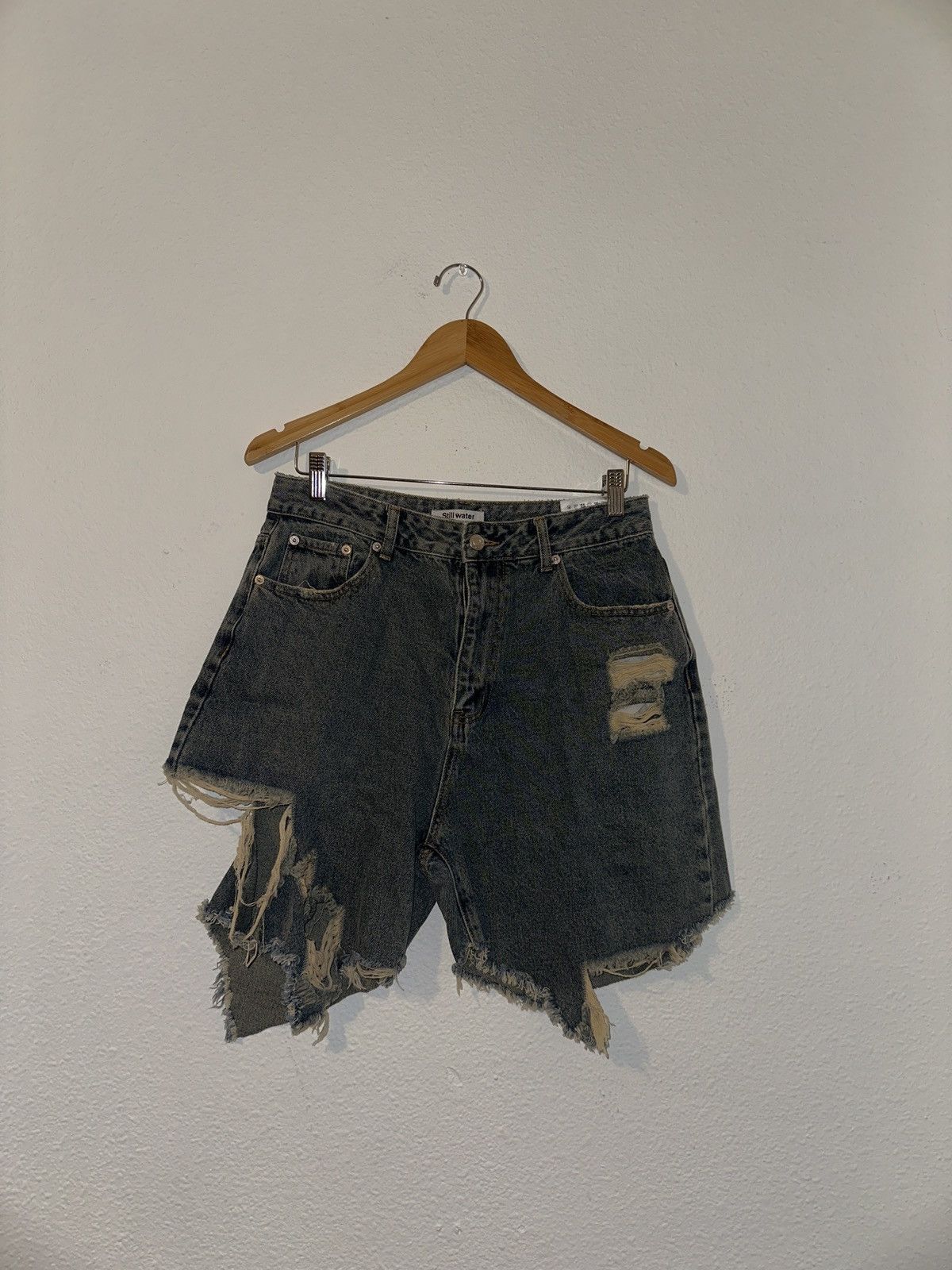 Japanese Brand × Vintage Japanese Denim “V” Baggy Shorts Size US 30 / EU 46 - 1 Thumbnail