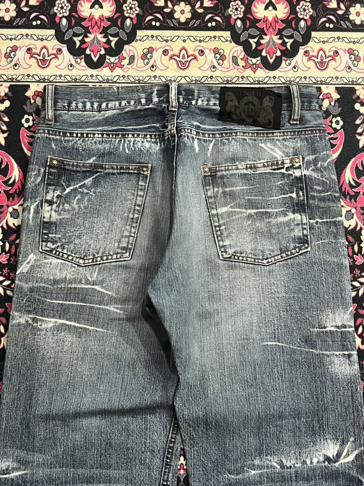 Le Grande Bleu (L.G.B.) ⚡️Distressed⚡️Vintage Lowbox “Michelin” Patches Whisker Jeans Size US 32 / EU 48 - 9 Thumbnail