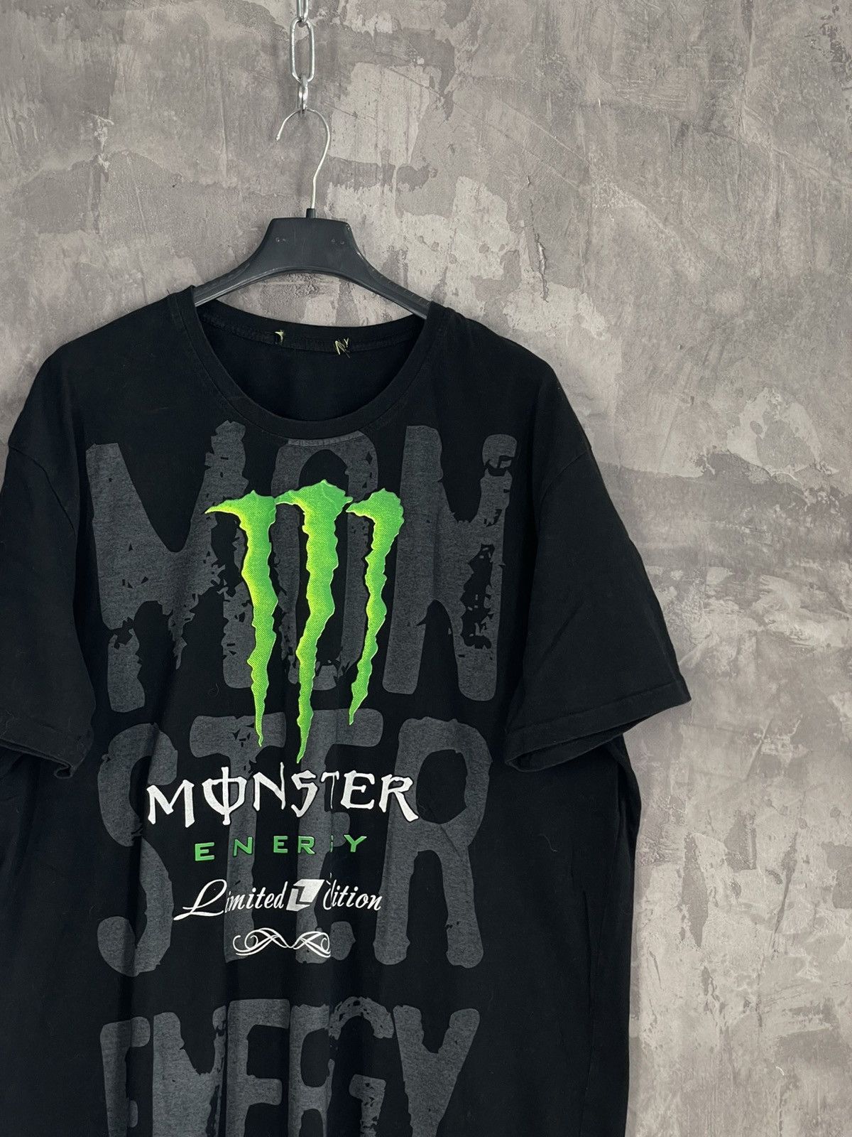 Vintage Monster Energy vintage Y2K Graphic t-shirt Size US L / EU 52-54 / 3 - 4 Thumbnail