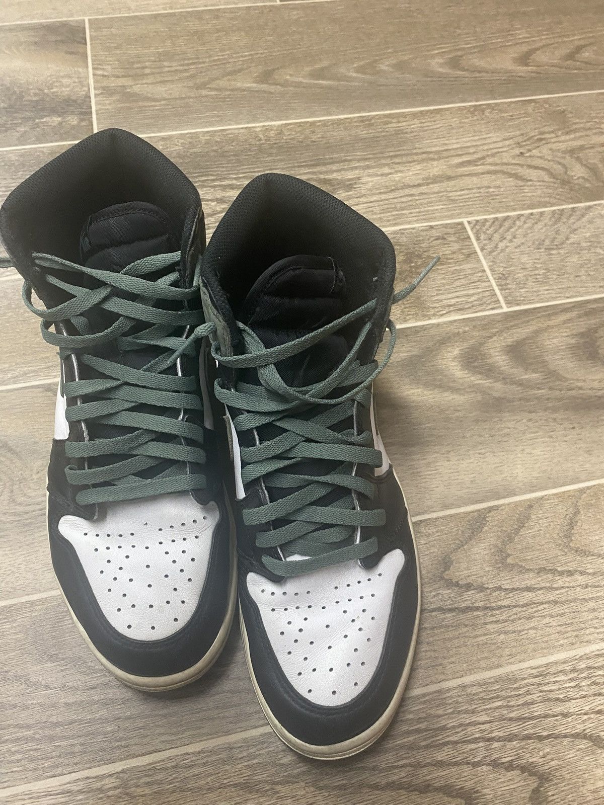Nike Jordan 1 Clay green Size US 11.5 / EU 44-45 - 2 Thumbnail