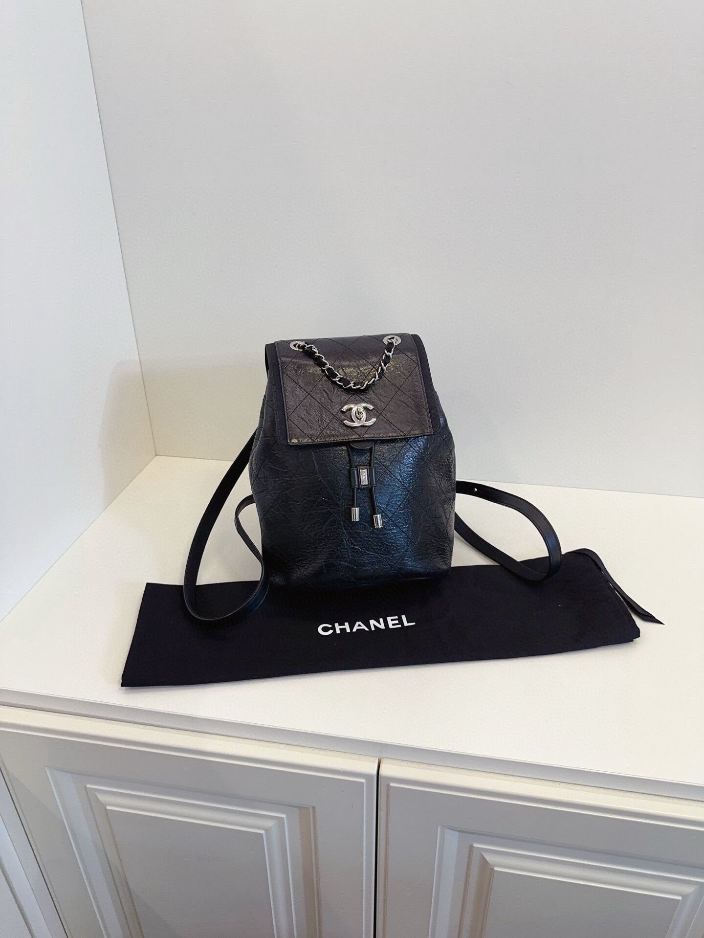 Chanel Pre-loved Bag Very good condition Size ONE SIZE - 1 Thumbnail