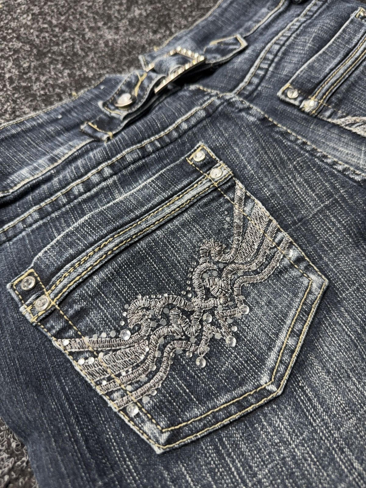 Japanese Brand Retro 00s Y2K Rhinestone Embroidered Bootcut Jeans Size 27" / US 4 / IT 40 - 16 Thumbnail