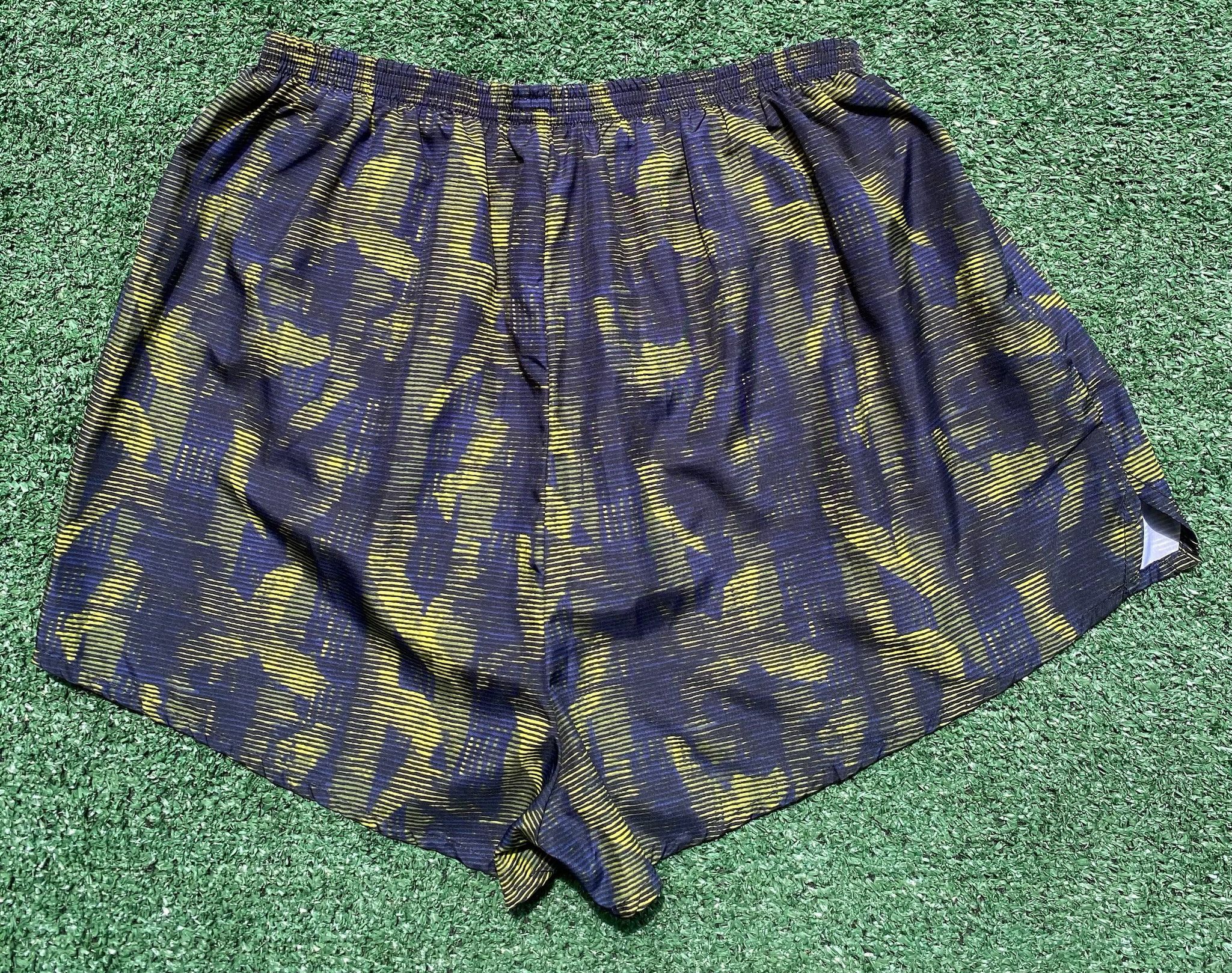 Nike 90’s Nike Colorful Abstract Running Sprinter Shorts Small Size US 30 / EU 46 - 6 Thumbnail