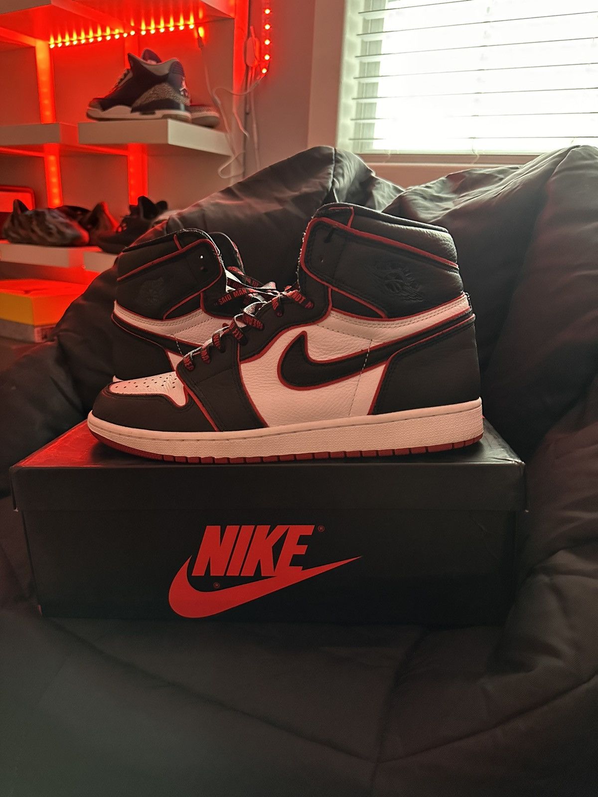 image of Jordan Nike Jordan Retro 1 High Bloodline Shoes in Black, Men's (Size 11)