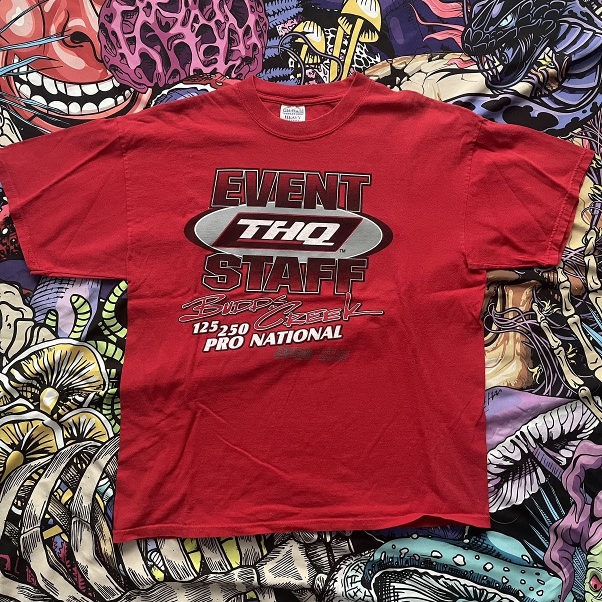 Gildan Red Vintage THQ Event Staff Tee Budds Creek Size US XL / EU 56 / 4 - 1 Thumbnail