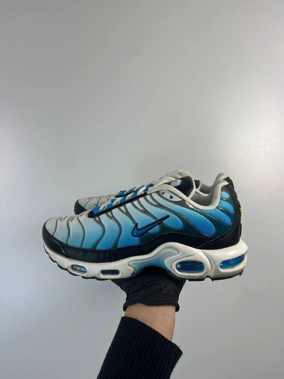 Nike Nike Air Max Plus TN SE FD9767-100 White Blue Gradient Sz 39 Size US 8 / IT 38 - 3 Thumbnail