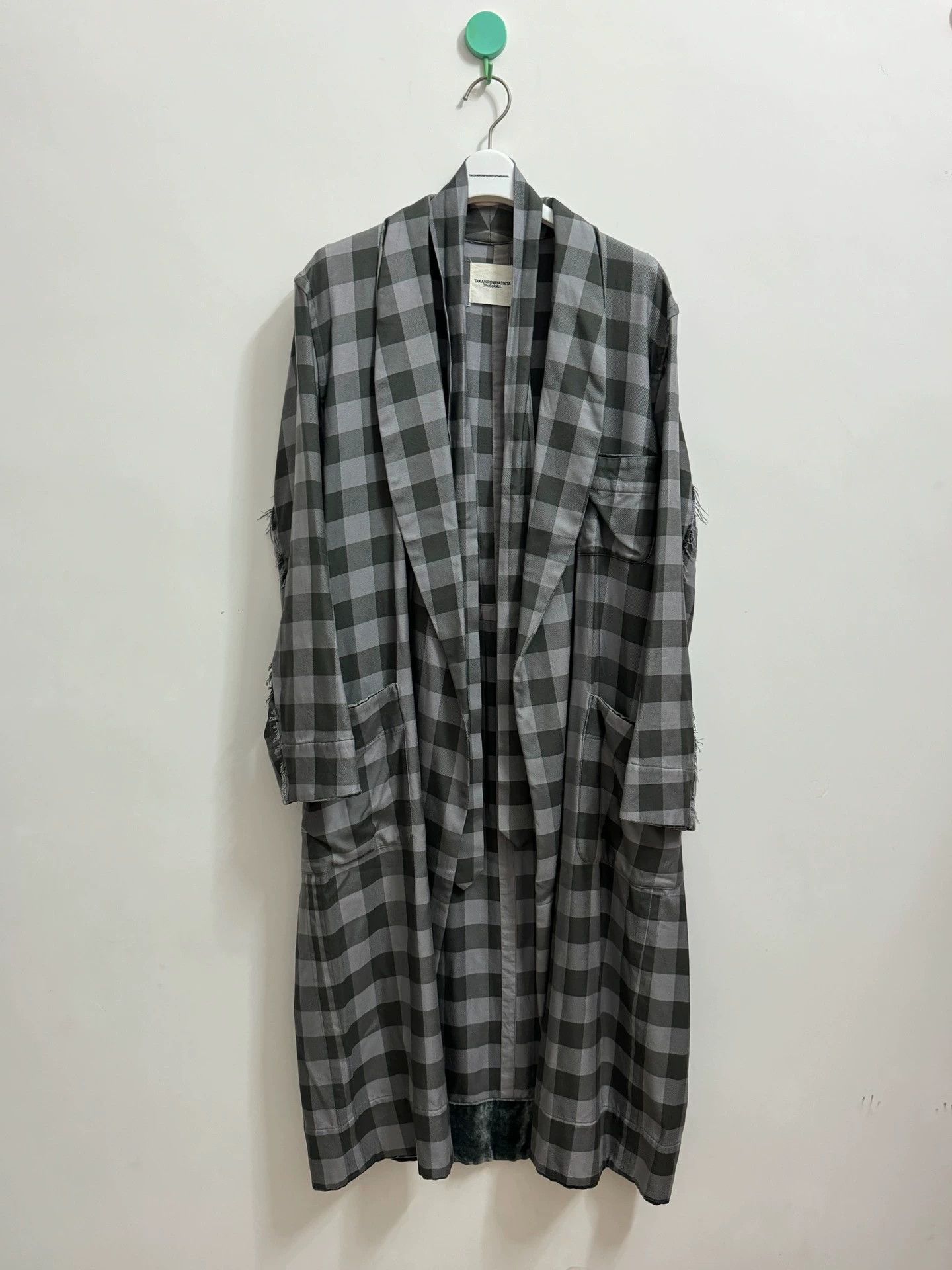 Takahiromiyashita The Soloist. TAKAHIROMIYASHITA THE SOLOIST robe 44 100% silk Size US S / EU 44-46 / 1 - 1 Thumbnail