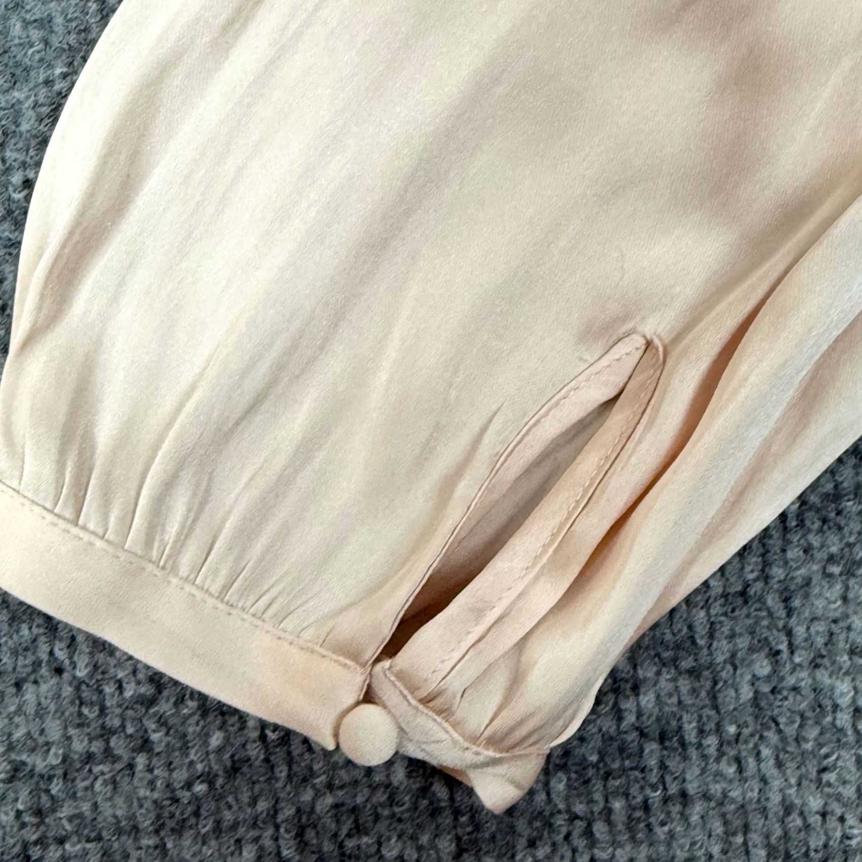 Paige VINTAGE PAIGE Odalynn Satin Blouse Large Smocked Bodice Peplum Square Neck Boho Peasant Size L / US 10 / IT 46 - 5 Thumbnail