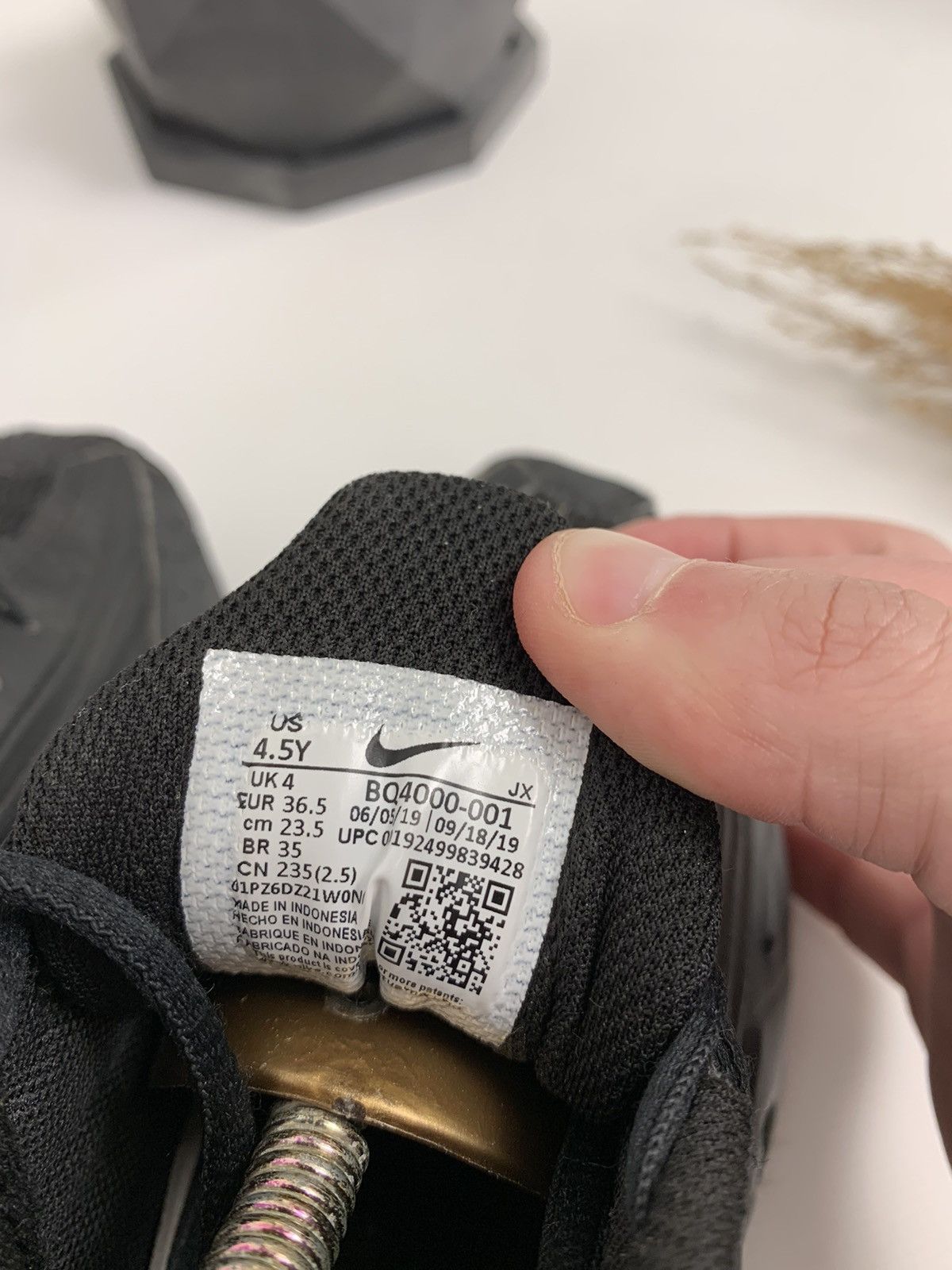 Nike × Vintage Nike Shox R4 GS Triple Black Y2K Sneakers Size US 6.5 / IT 36.5 - 9 Thumbnail