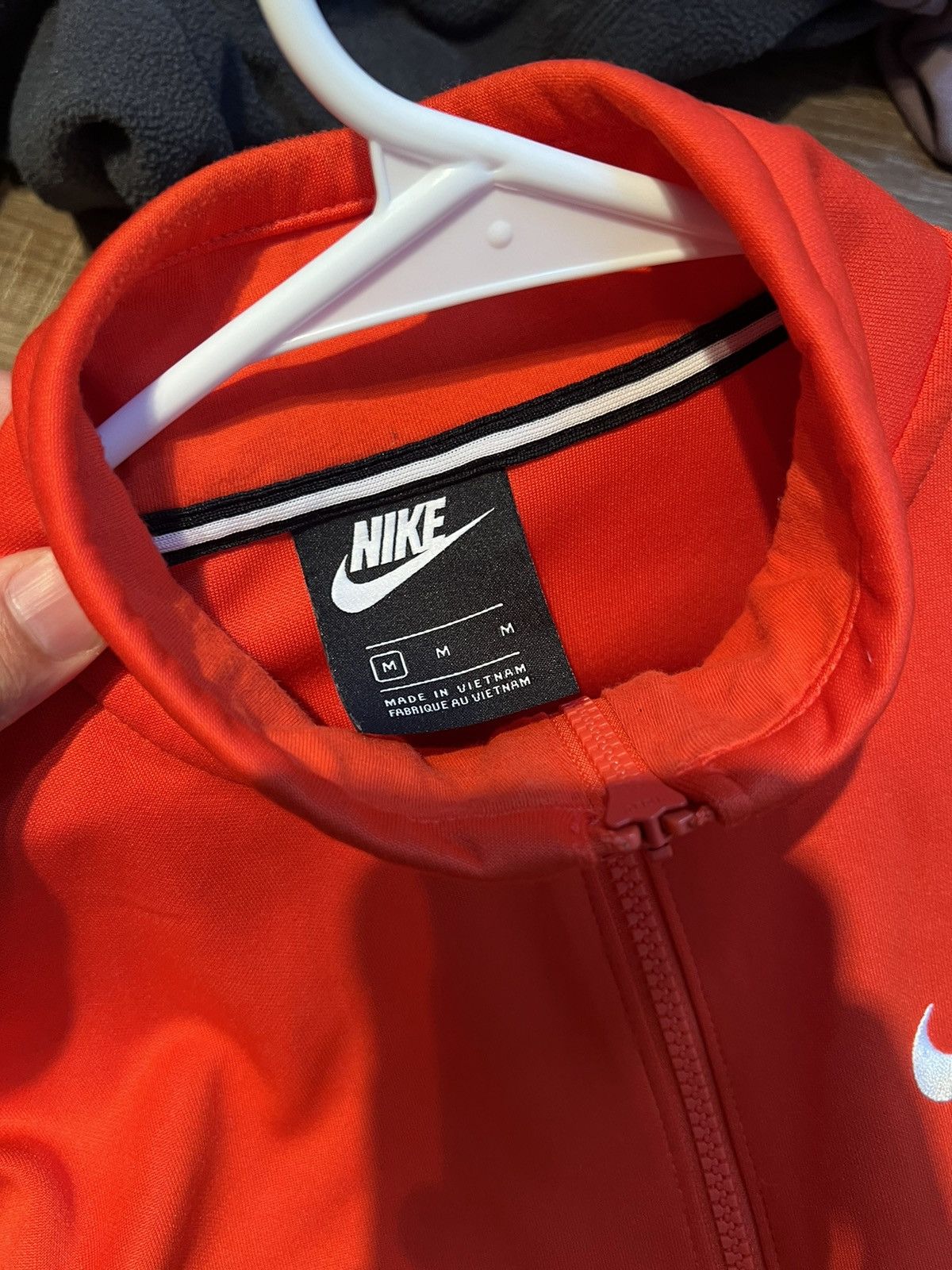 Nike Nike Hyper femme Tropical Track Jacket Women's Size Medium Size M / US 6-8 / IT 42-44 - 6 Thumbnail