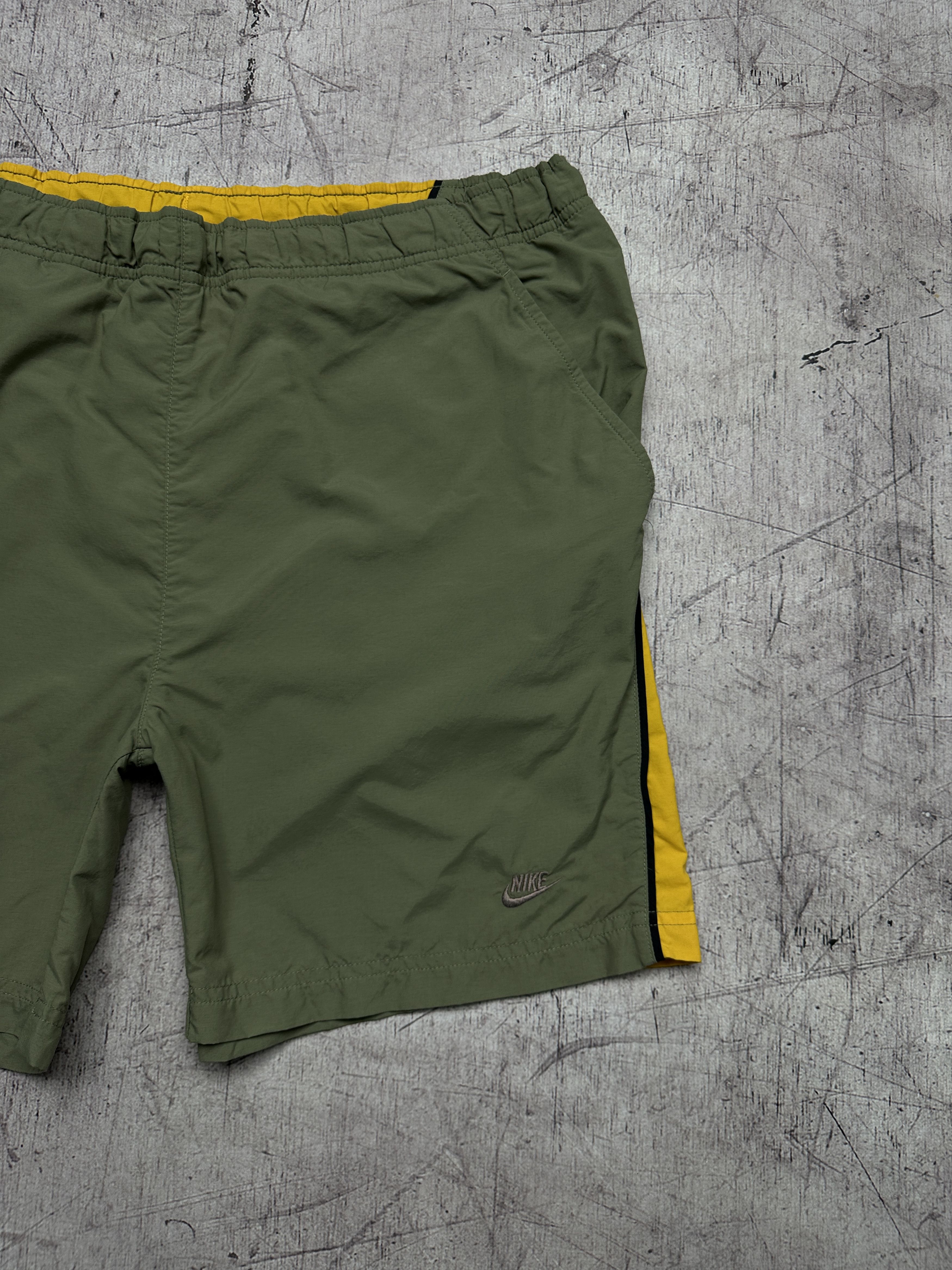 Nike Nike Vintage Mens Nylon Swimming Shorts Size US 34 / EU 50 - 2 Thumbnail
