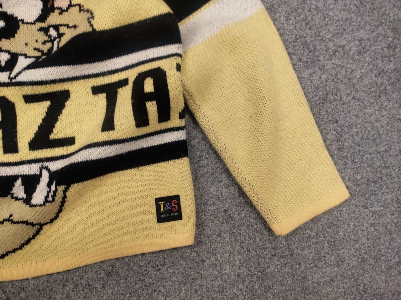 Cartoon Network Vintage 90's Looney Tunes Logo Taz Warner Bros Knit Sweater Size US L / EU 52-54 / 3 - 10 Thumbnail