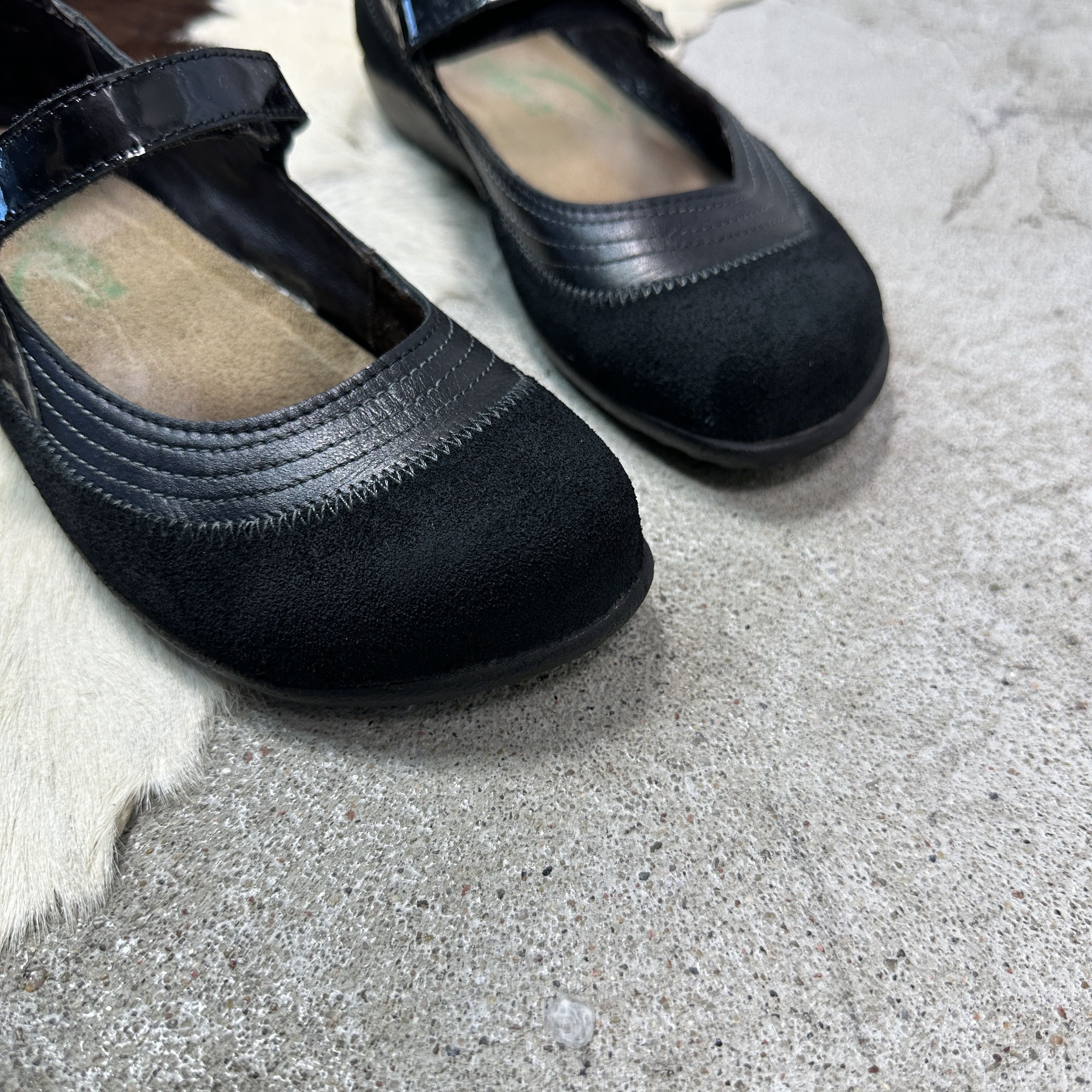 Vintage Vintage Avant Garde Velcro Straps Suede Mary Jane Y2K Size US 6 / IT 36 - 4 Thumbnail