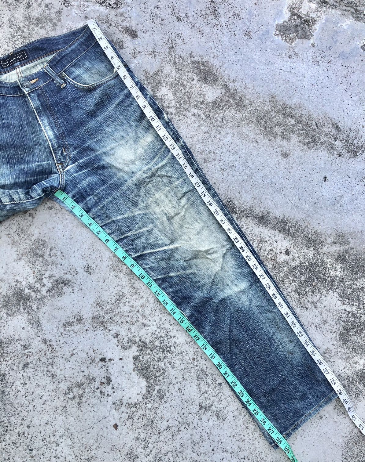 Japanese Brand EDWIN 503 LIGHT FLEX DISTRESSED DENIM Size US 32 / EU 48 - 14 Thumbnail