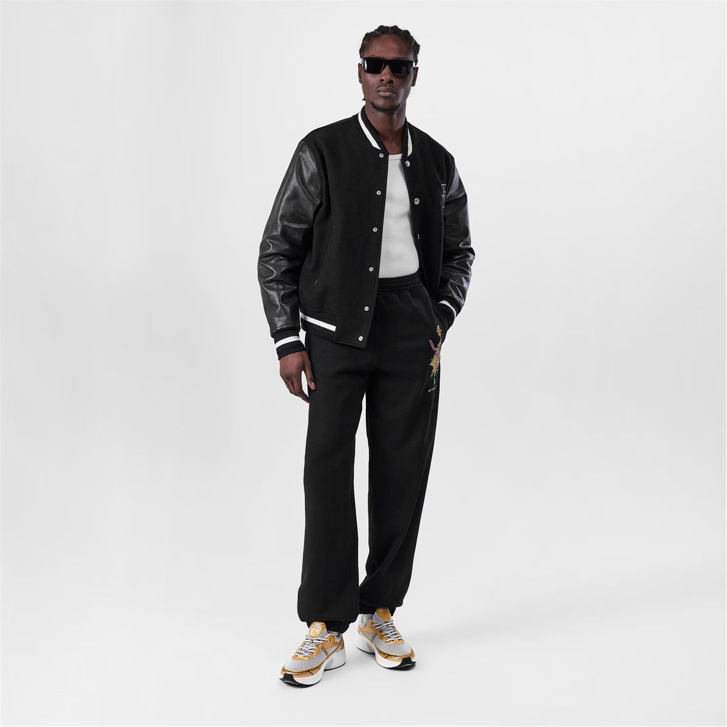 Givenchy o1g2r1mq0426 Graphic Sweatpants & Joggers in Black Size US 34 / EU 50 - 5 Thumbnail