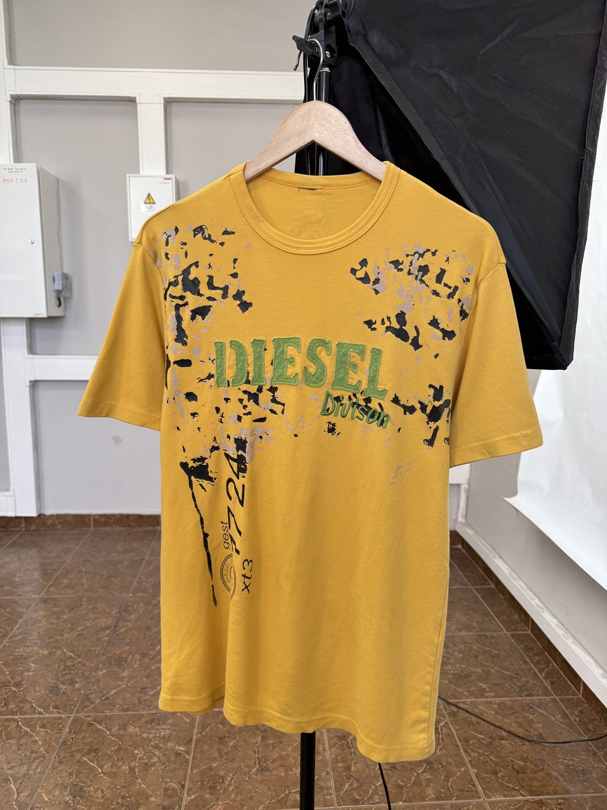 Diesel 🇺🇸 Vintage 90s Diesel Big logo T-Shirt Retro Rare Hype Y2K Size US M / EU 48-50 / 2 - 1 Thumbnail