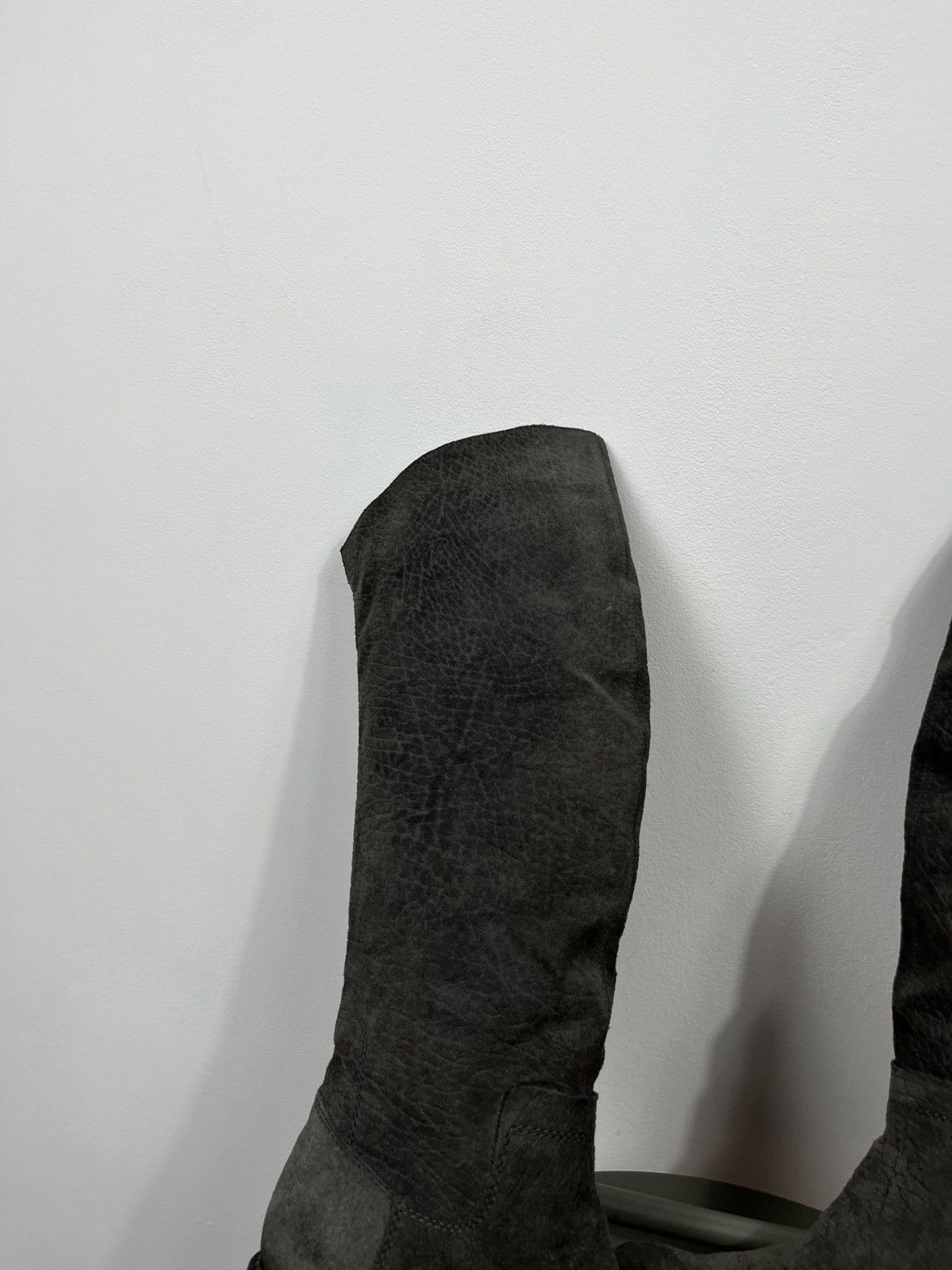 Other Vic Suede Tall Boots Curved Top Shaft Gray 37.5 Distressed Size US 6.5 / IT 36.5 - 2 Thumbnail