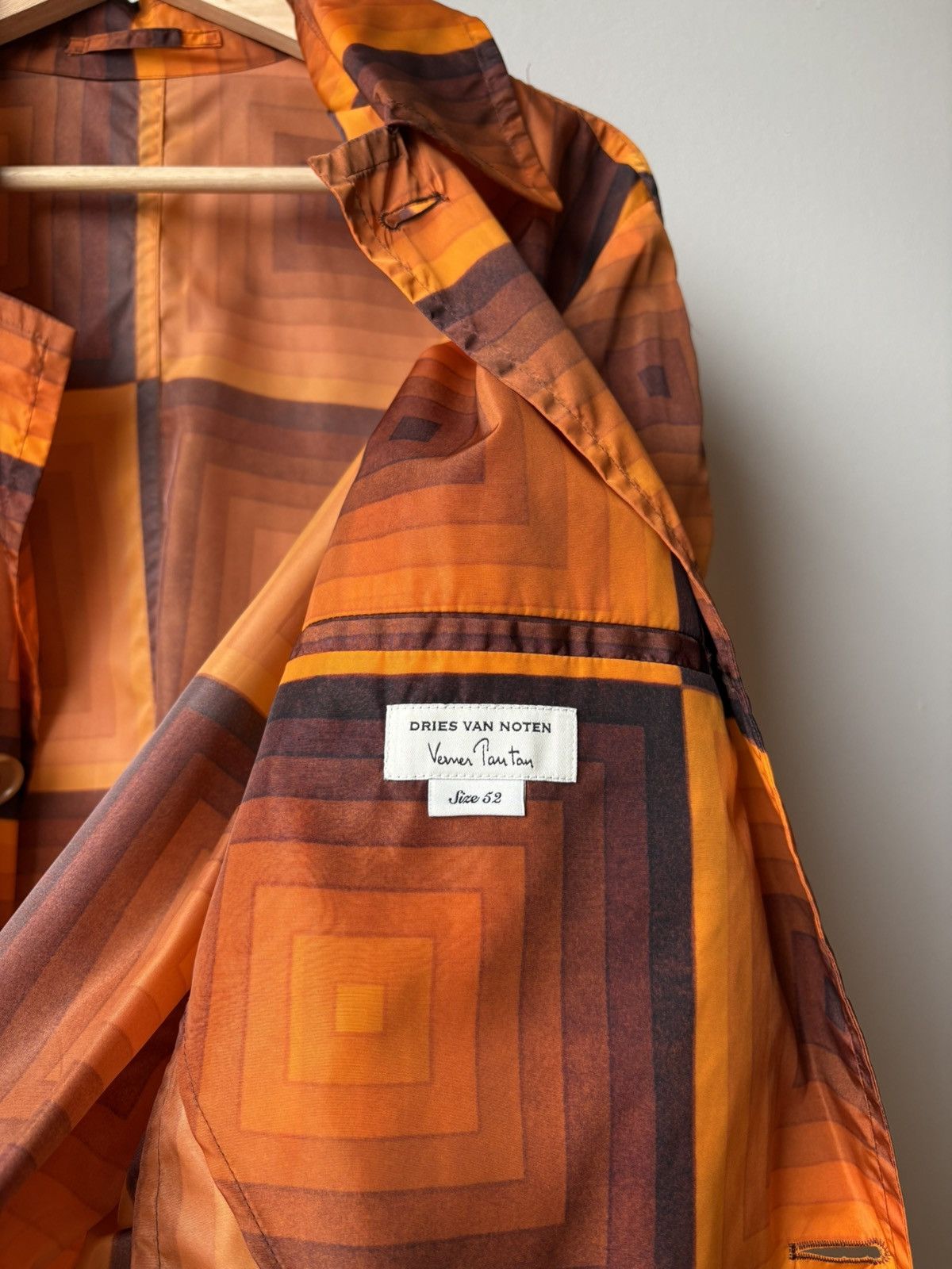 Dries Van Noten Dries Van Noten SS19 Verner Panton Nylon coat Size US L / EU 52-54 / 3 - 8 Thumbnail