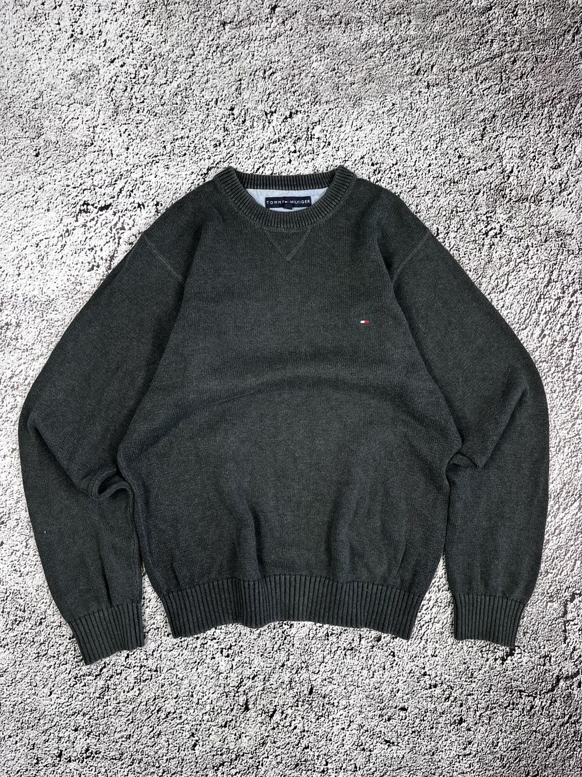 Tommy Hilfiger Vintage Y2K Tommy Hilfiger old money heavy sweater size M Size US M / EU 48-50 / 2 - 1 Thumbnail