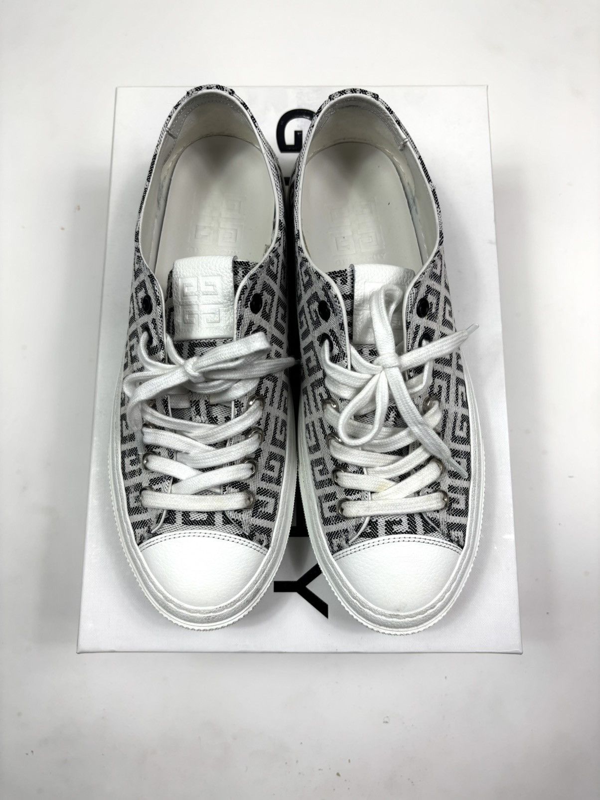 Givenchy Givenchy City 4G Low Top Sneakers – Size 9 Size US 8.5 / EU 41-42 - 2 Thumbnail