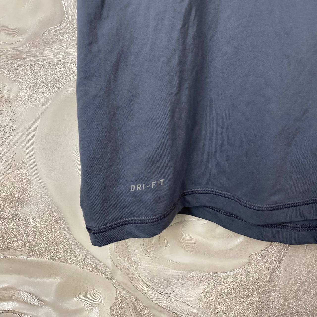 Nike Nike Dri-Fit center Swoosh Sleeveless T Shirt Size XL Size US XL / EU 56 / 4 - 6 Thumbnail