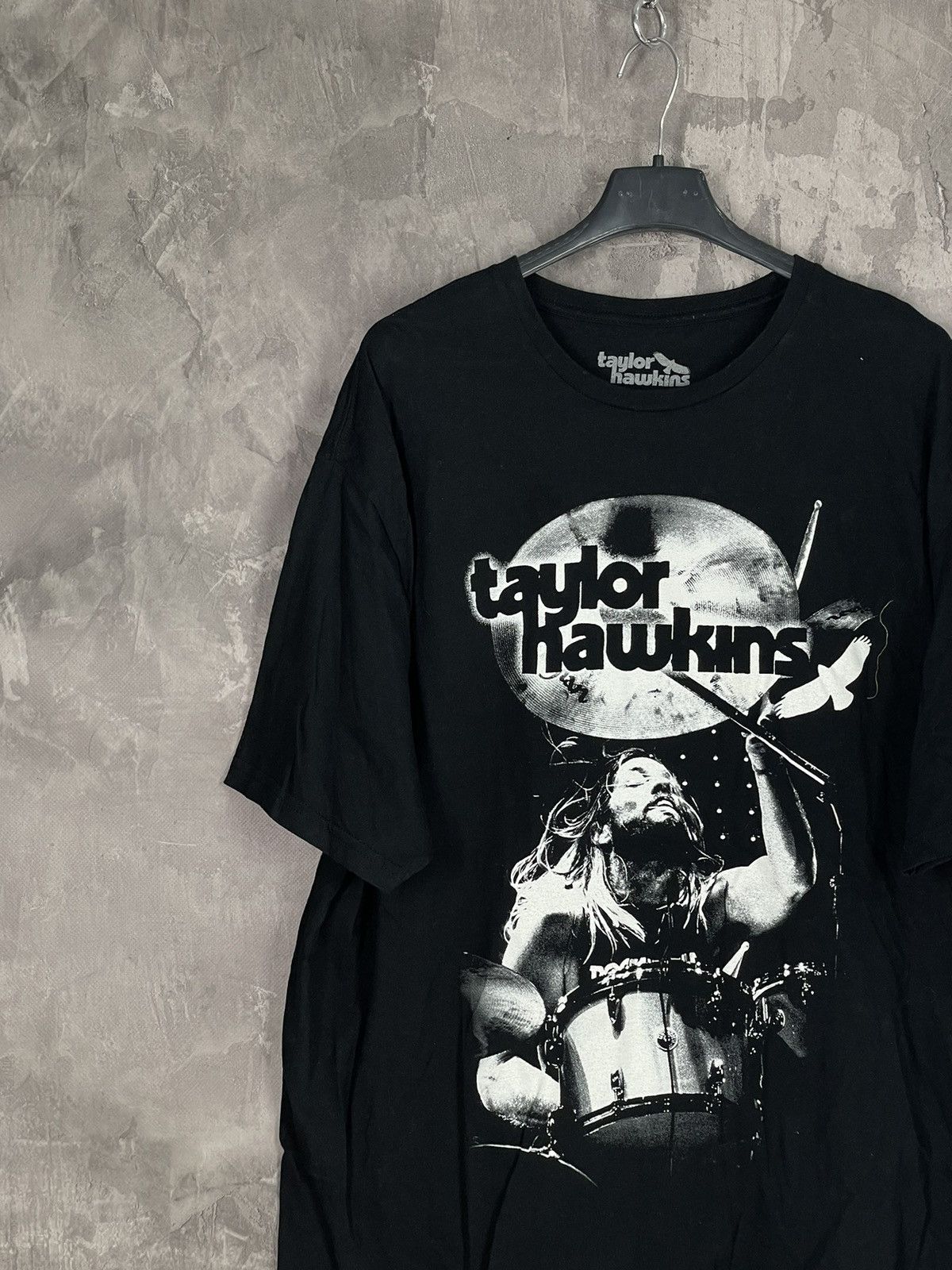 Band Tees × Vintage Taylor Hawkins Print All Over Me Vintage T shirt Size US XL / EU 56 / 4 - 3 Thumbnail