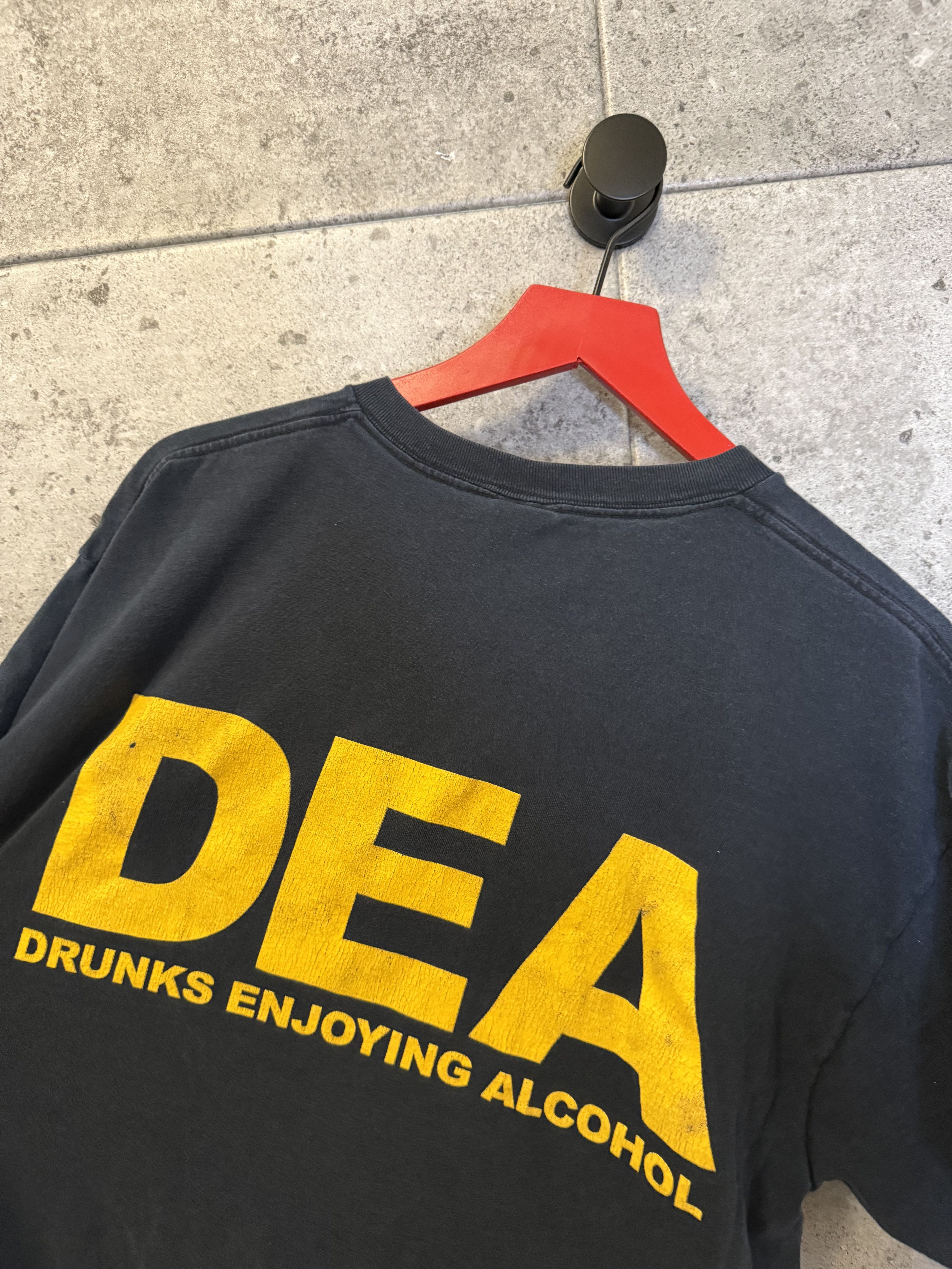 Vintage Vintage dea drunks enjoying alcohol t shirt Size US XL / EU 56 / 4 - 4 Thumbnail