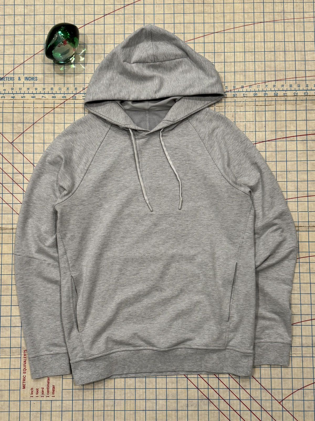 Lululemon Lululemon Pull Over Hoodie Heather Gray Mens Size Small Size US S / EU 44-46 / 1 - 1 Thumbnail