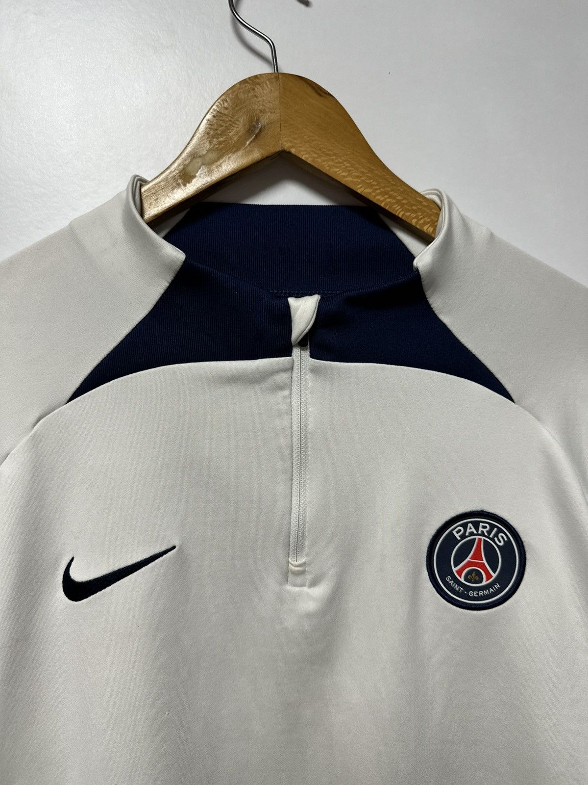 Nike Psg Nike Football Soccer Long Sleeve Paris Streetwear Size US XL / EU 56 / 4 - 2 Thumbnail