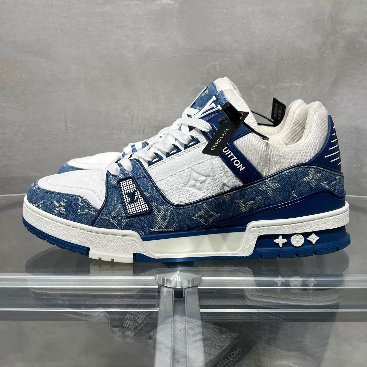 Louis Vuitton LV Trainer White Blue Denim UK8.5/42.5 Size US 9.5 / EU 42-43 - 3 Thumbnail