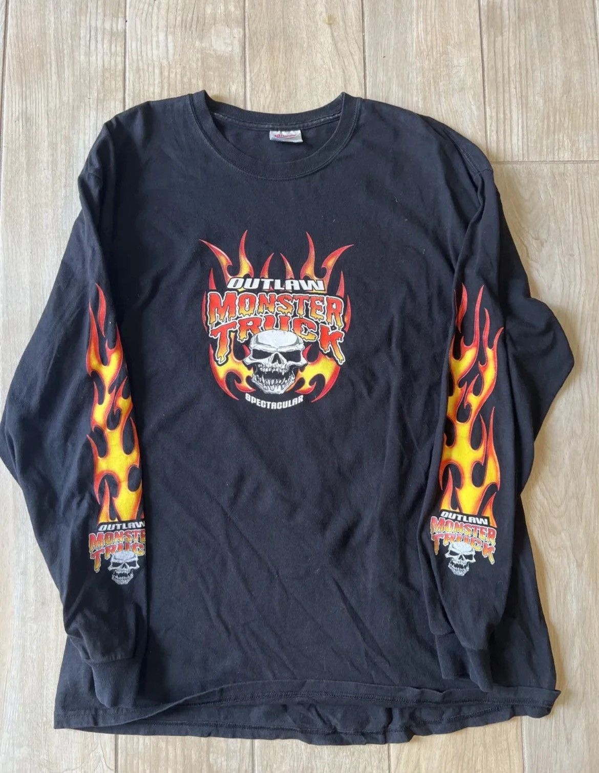 Image of Vintage Outlaw Monster Truck Grave Digger Flames Longsleeve XL in Black, Men's