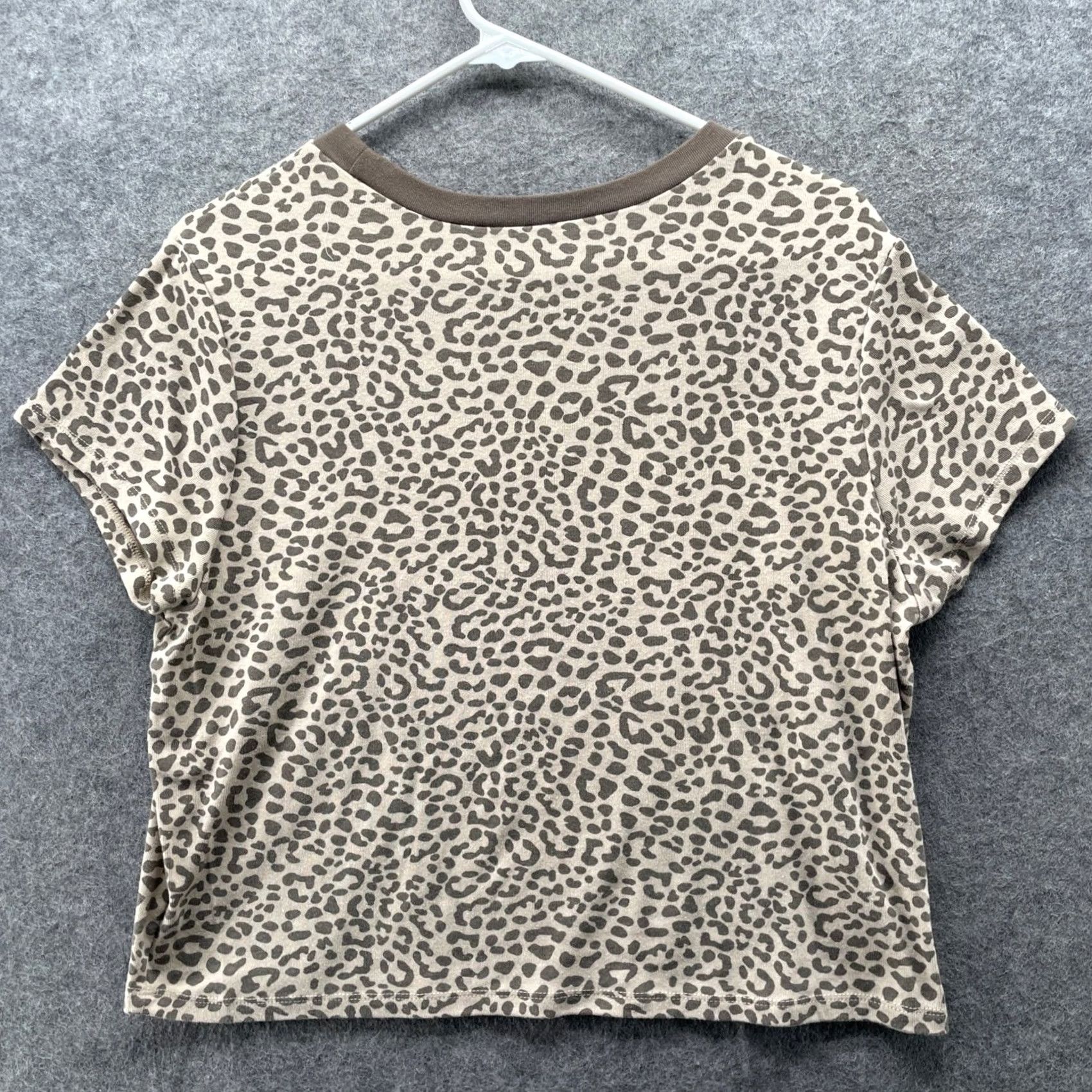 Vintage Hello Kitty Sanrio Leopard Print Crop Top Womens XXL Tan Short Sleeve T-Shirt Size XXL / US 16-18 / IT 52-54 - 2 Thumbnail