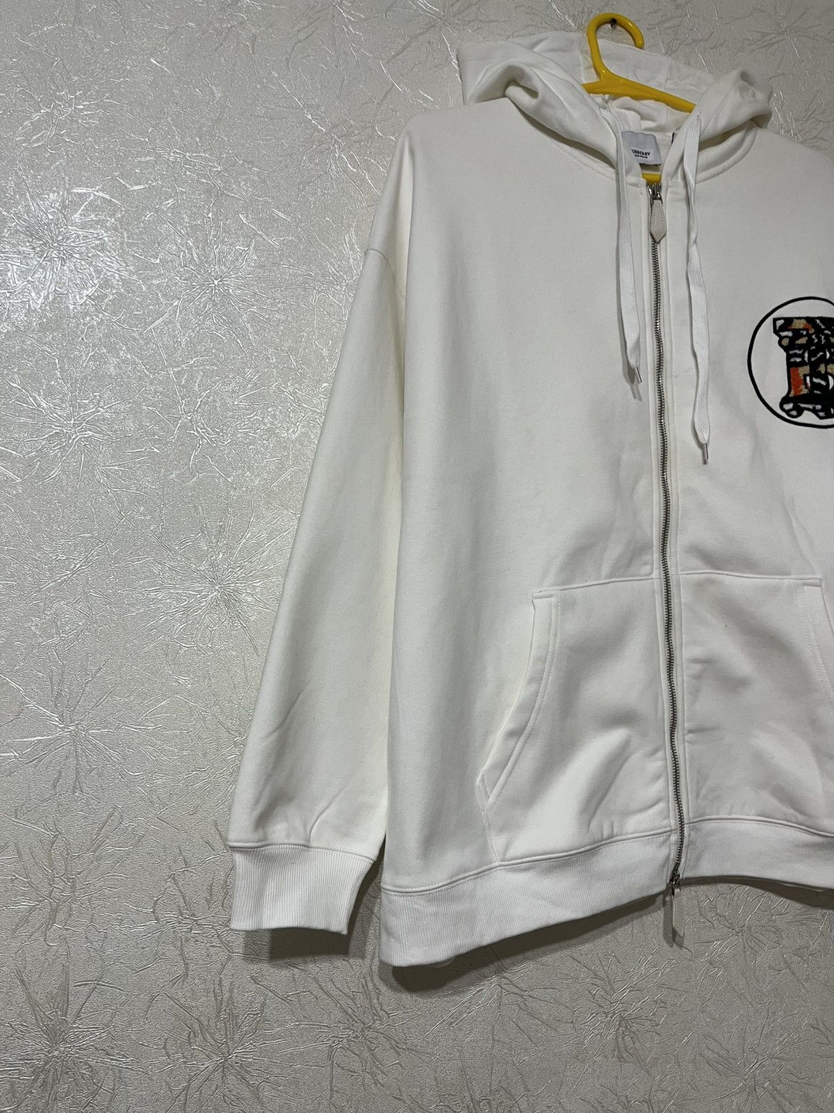 Burberry Burberry TB Monogram Motif White Zip Up Hoodie Size L Size US L / EU 52-54 / 3 - 3 Thumbnail